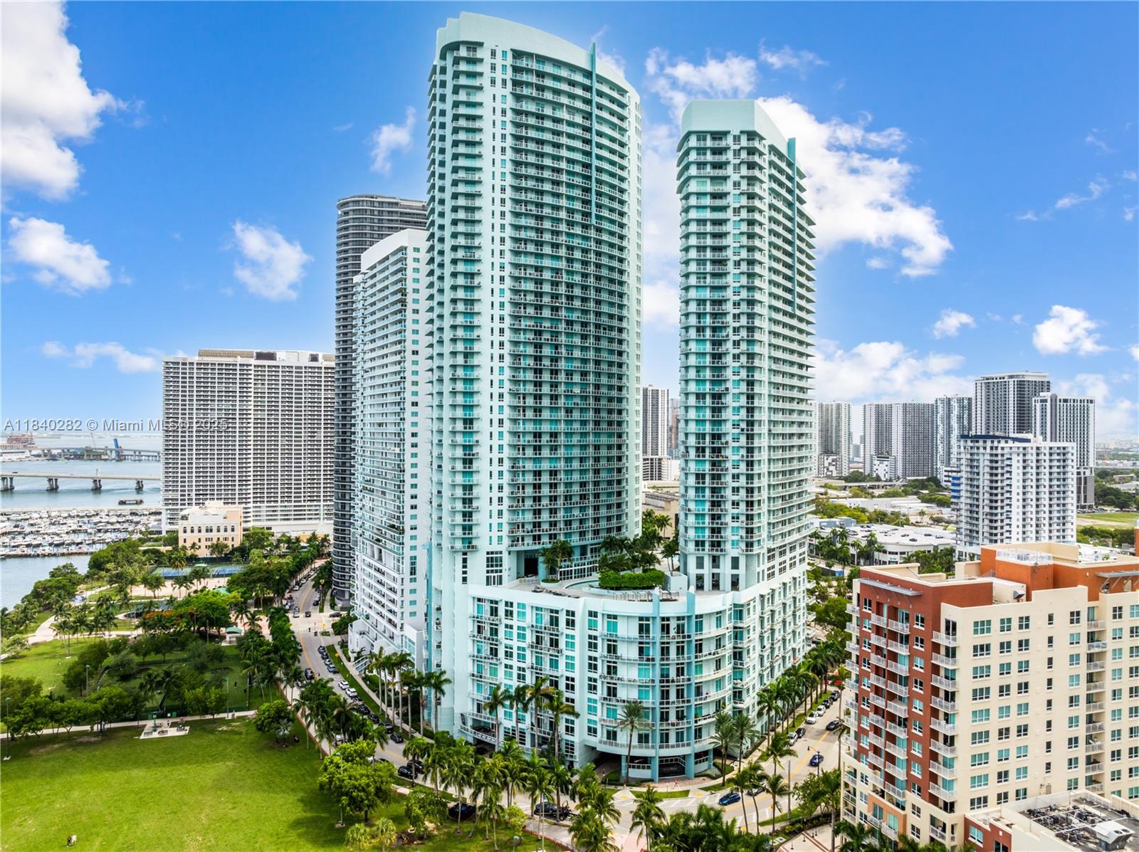 See details 3715 2 / 3 1325 sq. ft. $ 2025-07-14 0 Photo