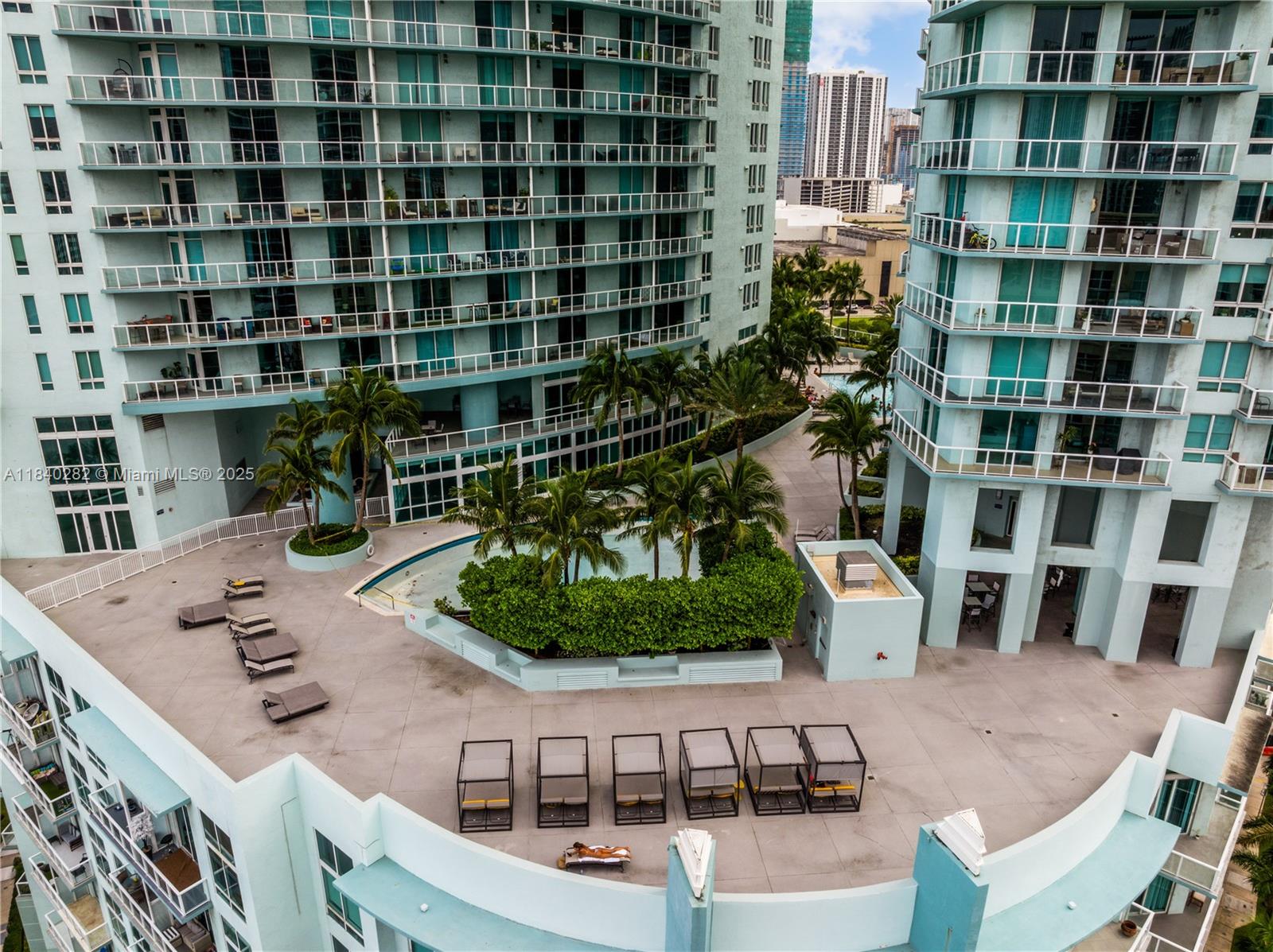 See details 3715 2 / 3 1325 sq. ft. $ 2025-07-14 0 Photo