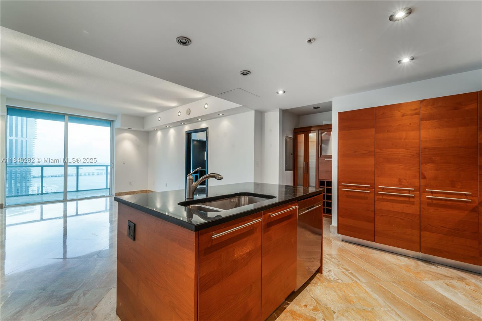 See details 3715 2 / 3 1325 sq. ft. $ 2025-07-14 0 Photo