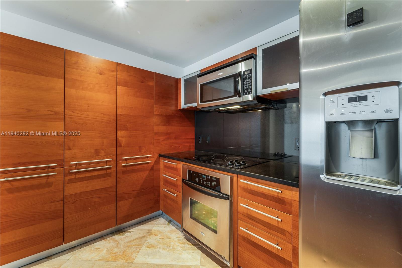 See details 3715 2 / 3 1325 sq. ft. $ 2025-07-14 0 Photo