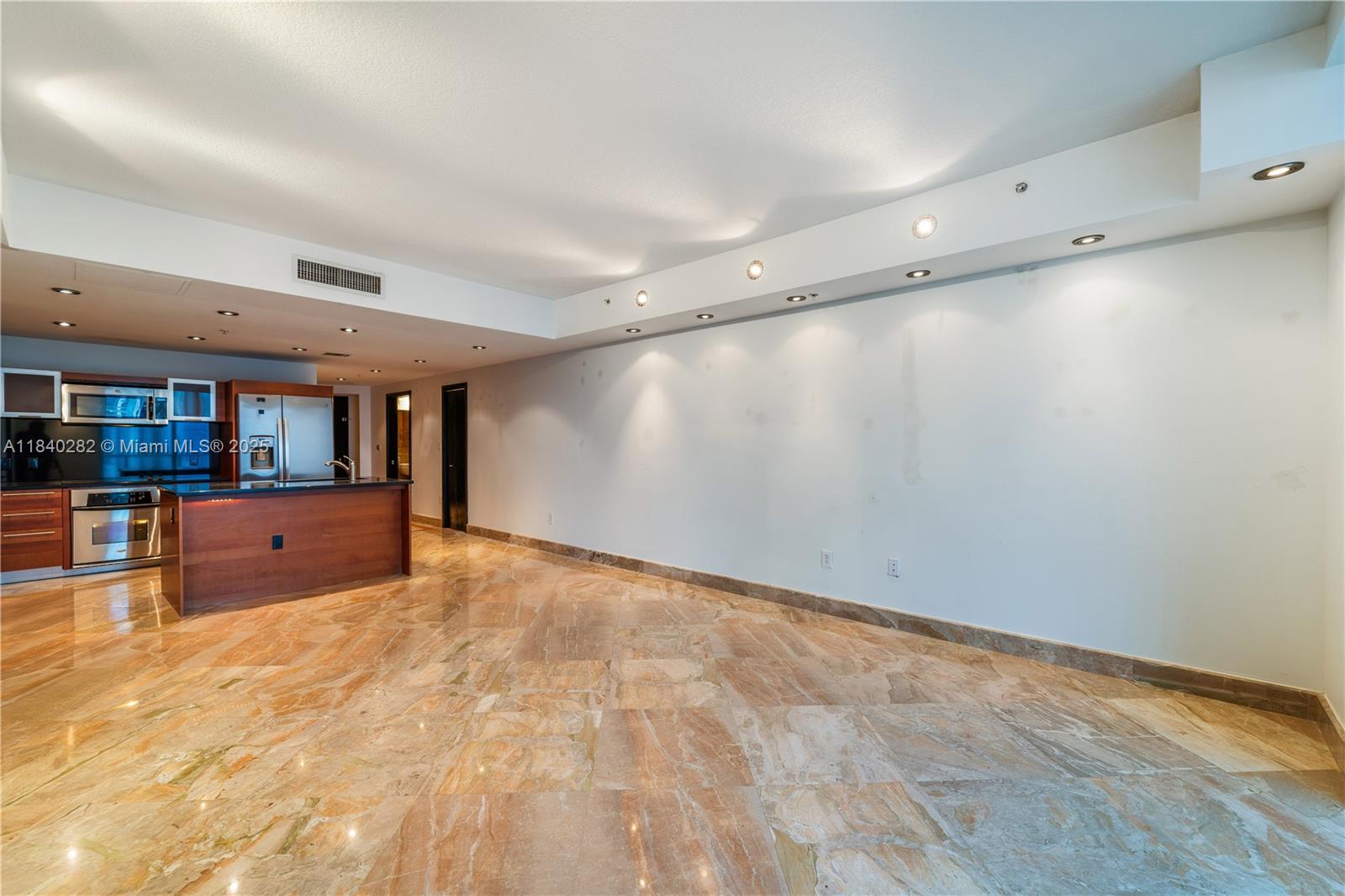 See details 3715 2 / 3 1325 sq. ft. $ 2025-07-14 0 Photo
