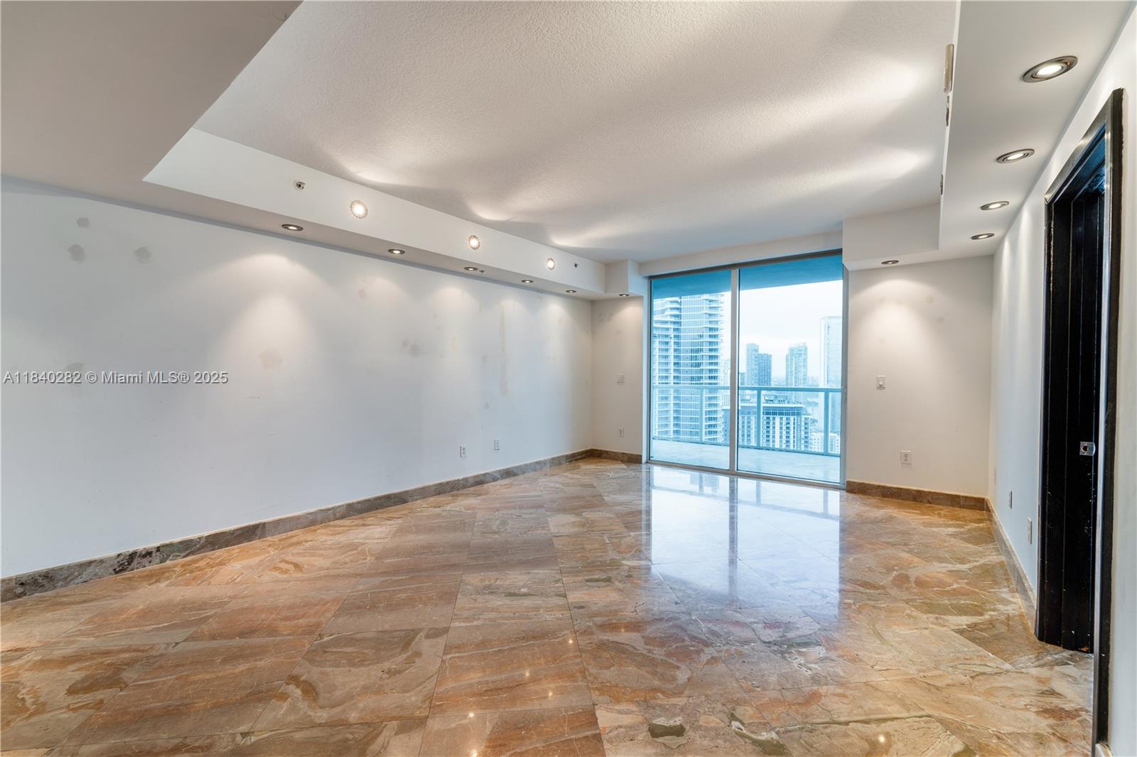 See details 3715 2 / 3 1325 sq. ft. $ 2025-07-14 0 Photo