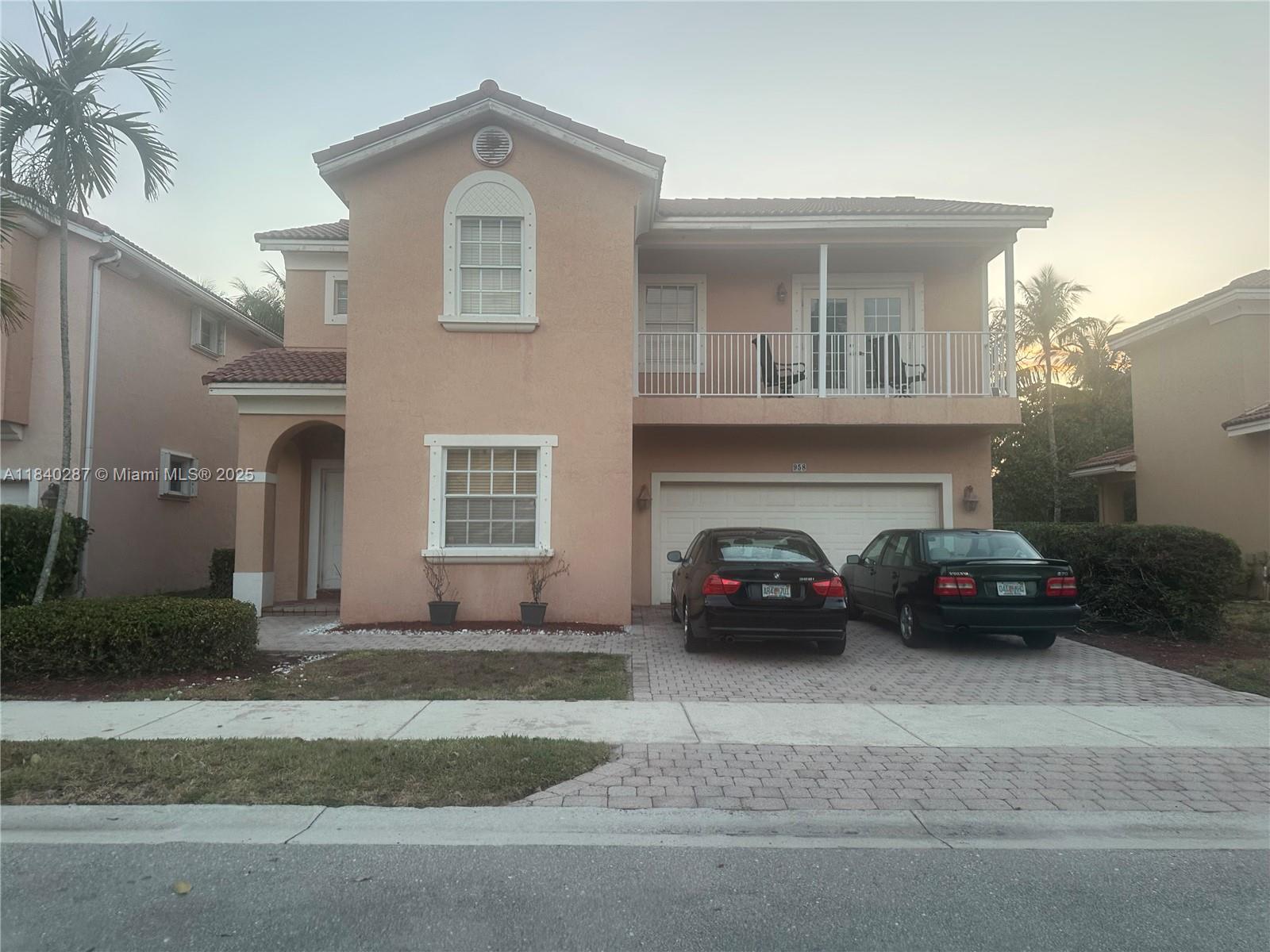 Ver detalles 958 4 / 3 2512 sq. ft. $ 2025-07-14 0 foto