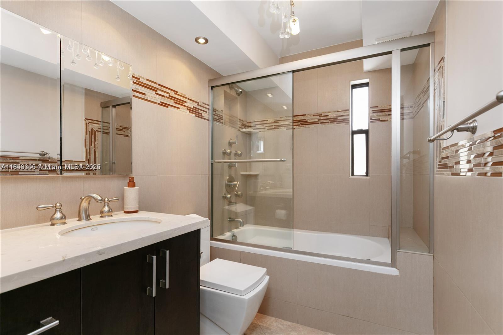 Photo of 1500 Ocean Dr  #15A, Hollywood, Florida, 33019 - 