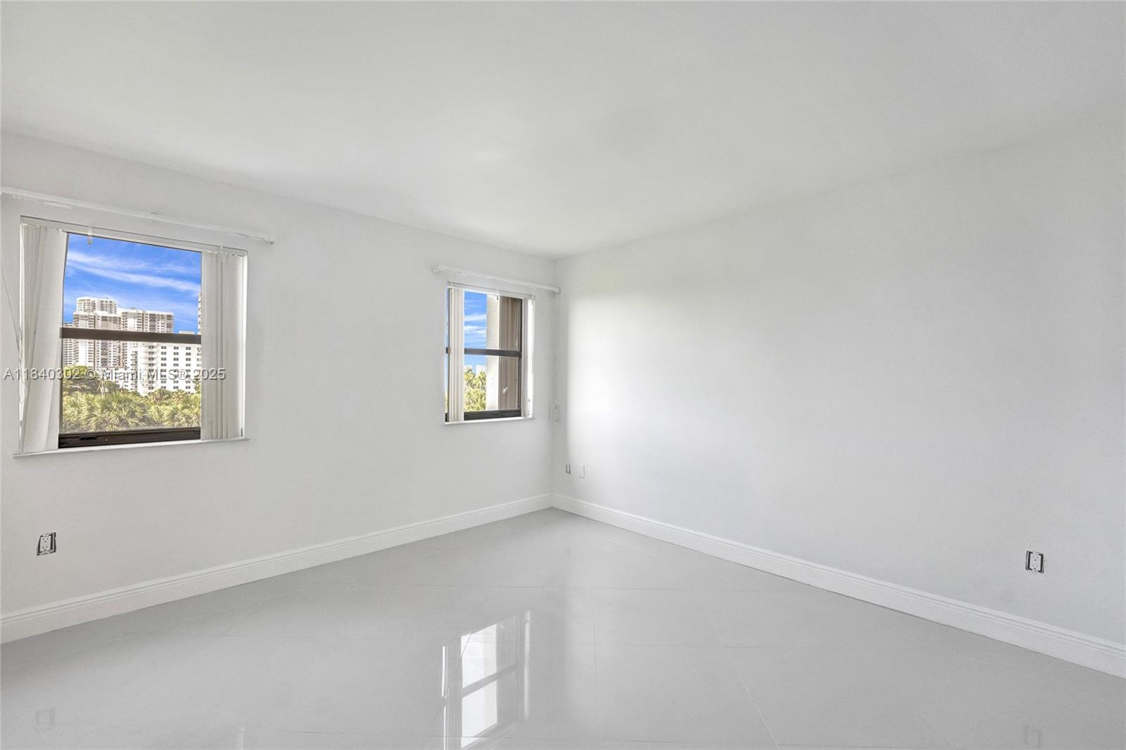 Photo of 1201 Ocean Dr  #402S, Hollywood, Florida, 33019 - 