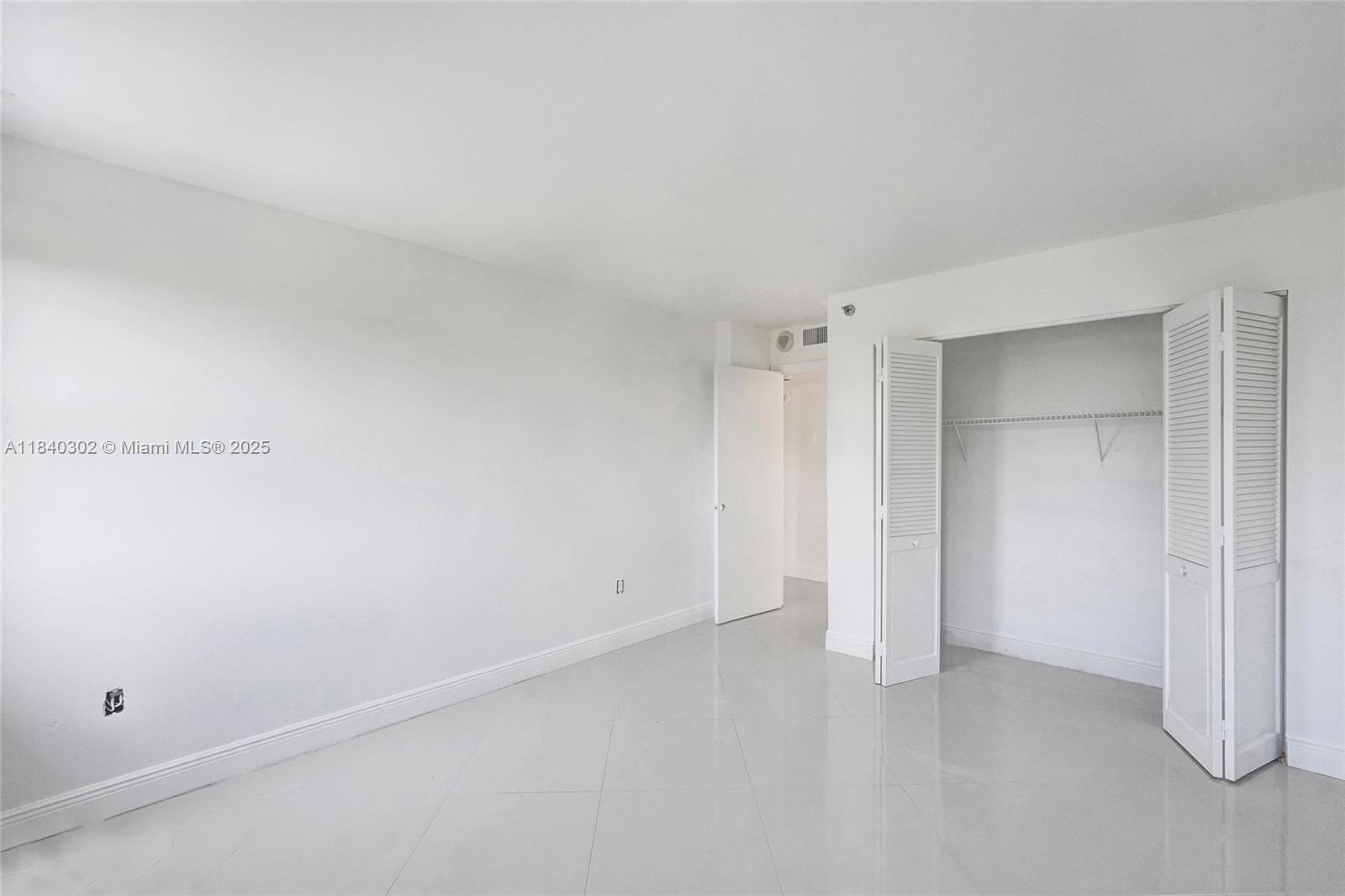 Photo of 1201 Ocean Dr  #402S, Hollywood, Florida, 33019 - BEDROOM