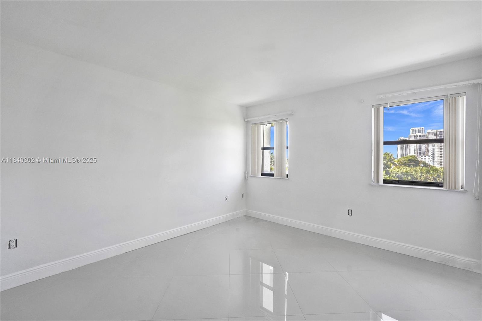 Photo of 1201 Ocean Dr  #402S, Hollywood, Florida, 33019 - HUGE WALK-IN CLOSET