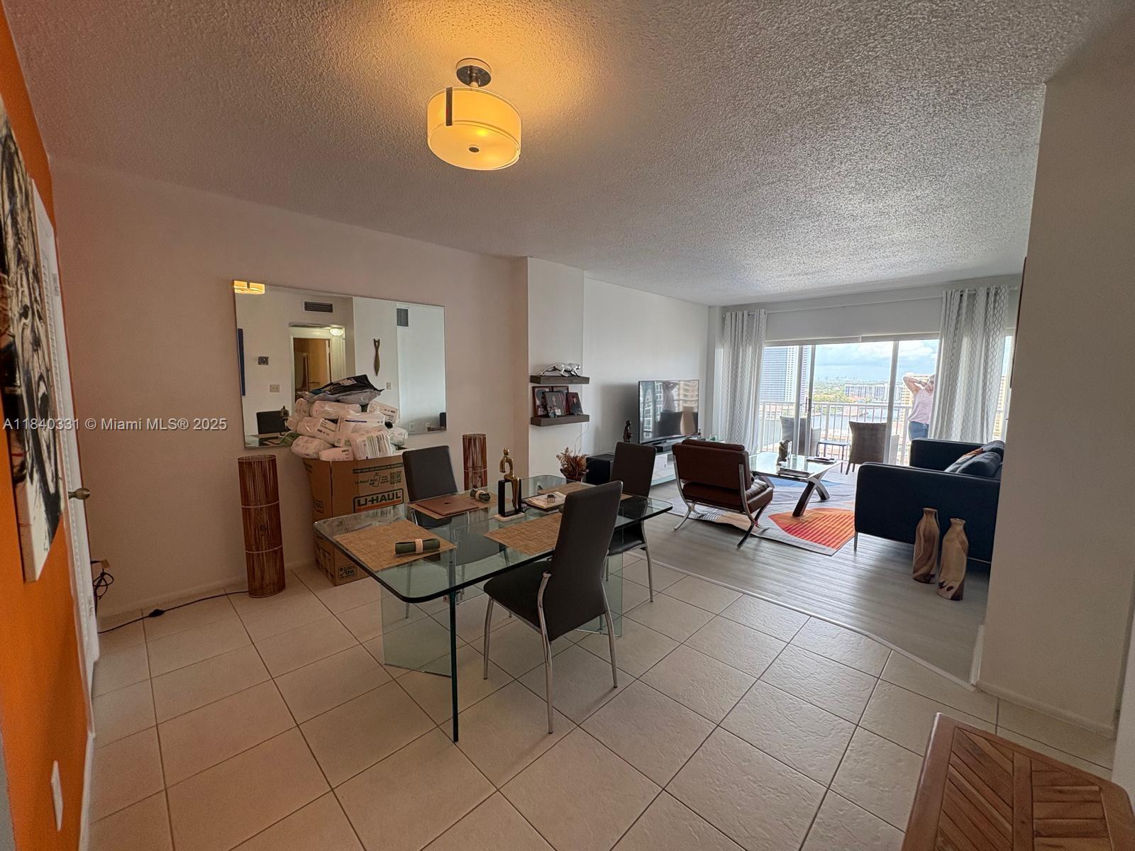 See details 16B 1 / 1 798 sq. ft. $ 2025-08-01 0 Photo