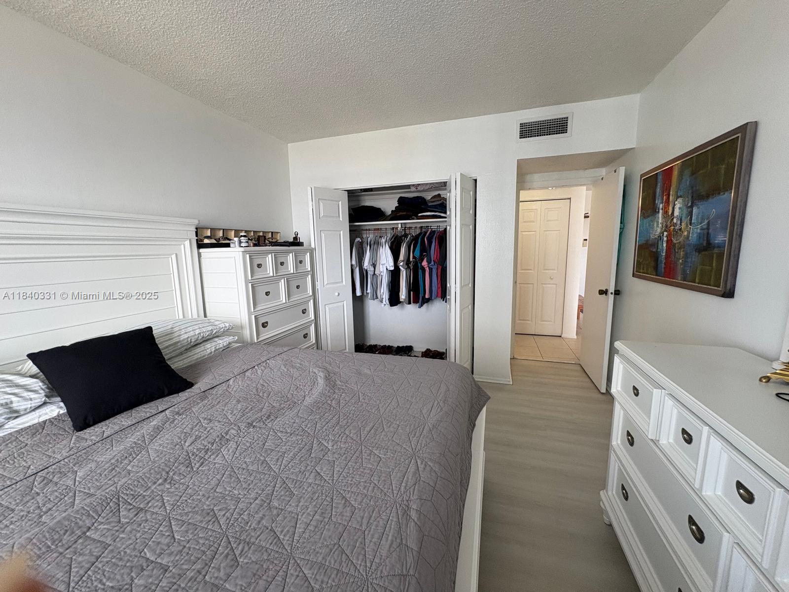 See details 16B 1 / 1 798 sq. ft. $ 2025-08-01 0 Photo
