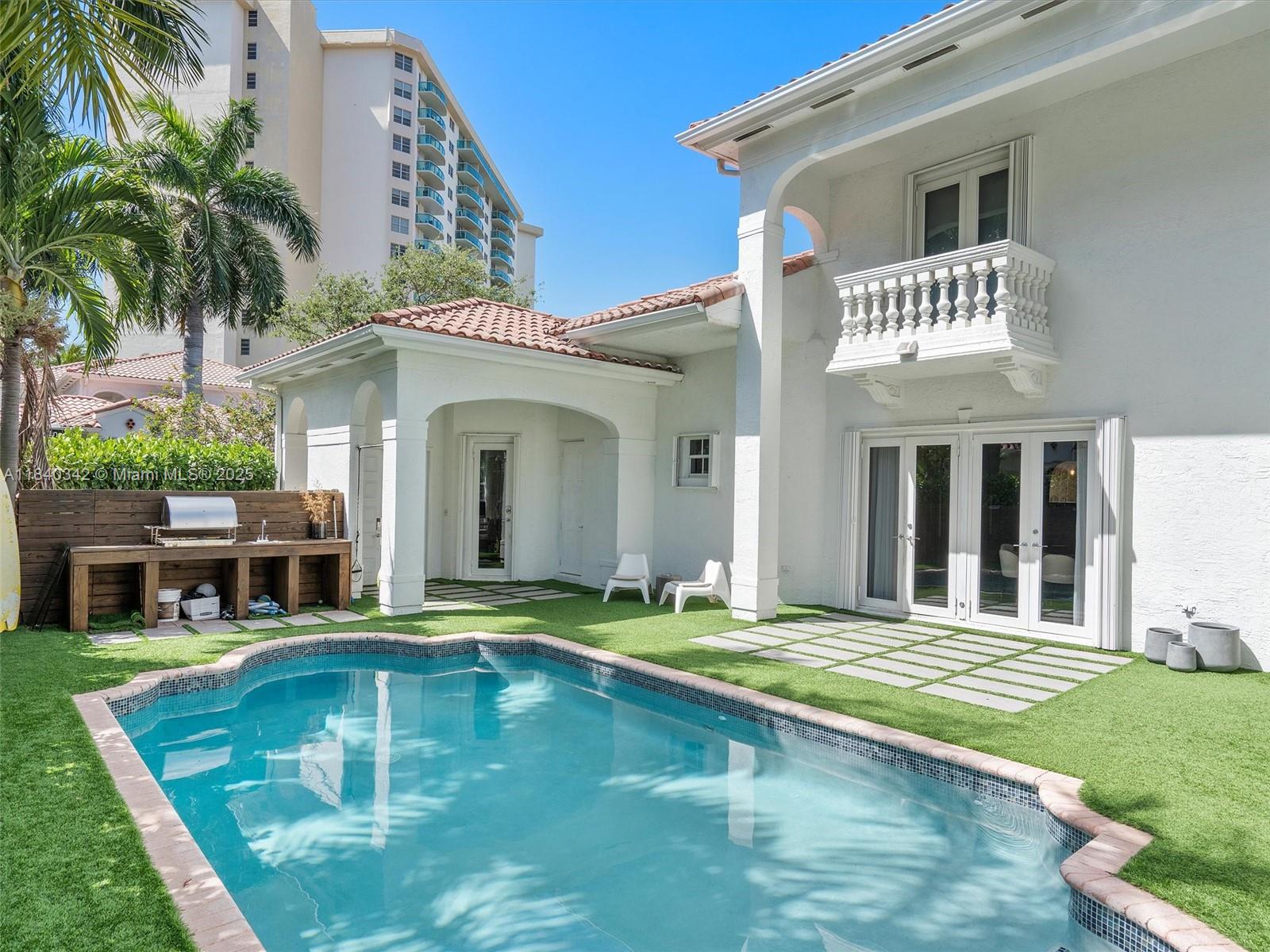 Photo of 3981 194th Ln  (3981), Sunny Isles Beach, Florida, 33160 - 
