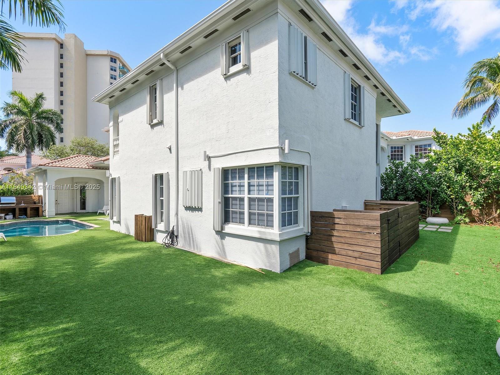 Photo of 3981 194th Ln  (3981), Sunny Isles Beach, Florida, 33160 - 
