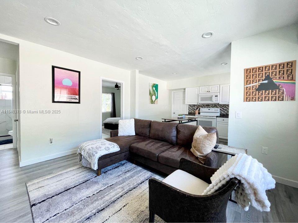 See details / 1892 sq. ft. $ 2025-07-14 0 Photo