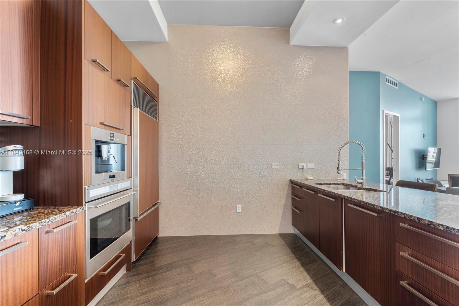 4307 3 / 3 2106 sq. ft. $ 2025-07-15 0 Photo
