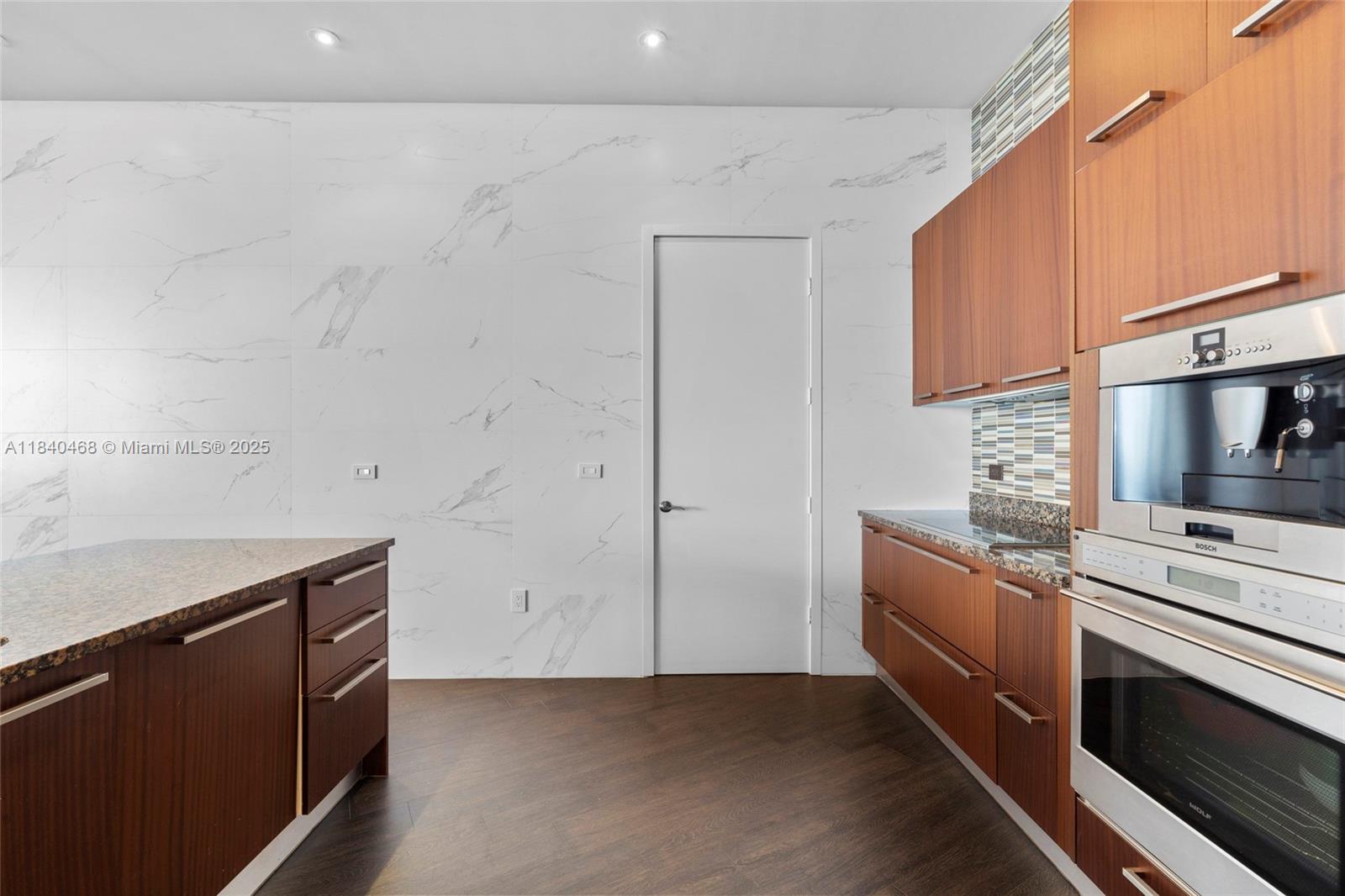 4307 3 / 3 2106 sq. ft. $ 2025-07-15 0 Photo