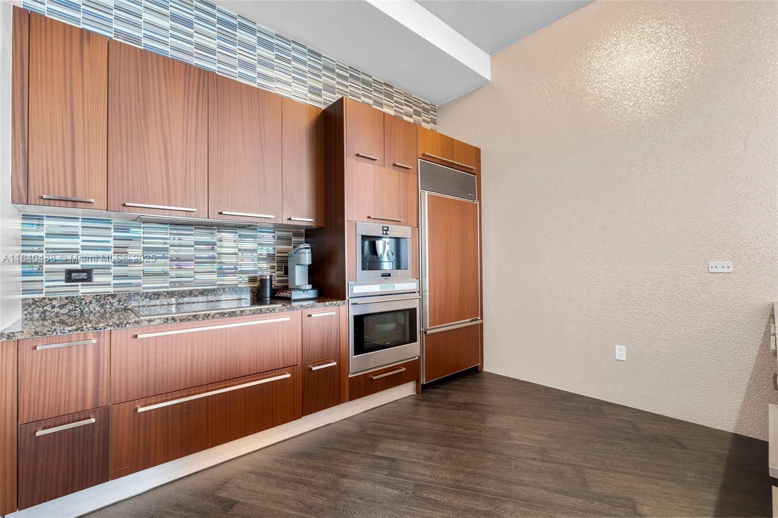 4307 3 / 3 2106 sq. ft. $ 2025-07-15 0 Photo