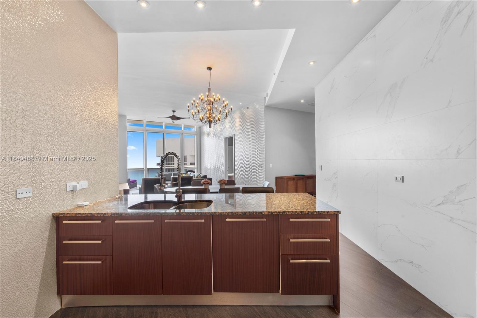 4307 3 / 3 2106 sq. ft. $ 2025-07-15 0 Photo