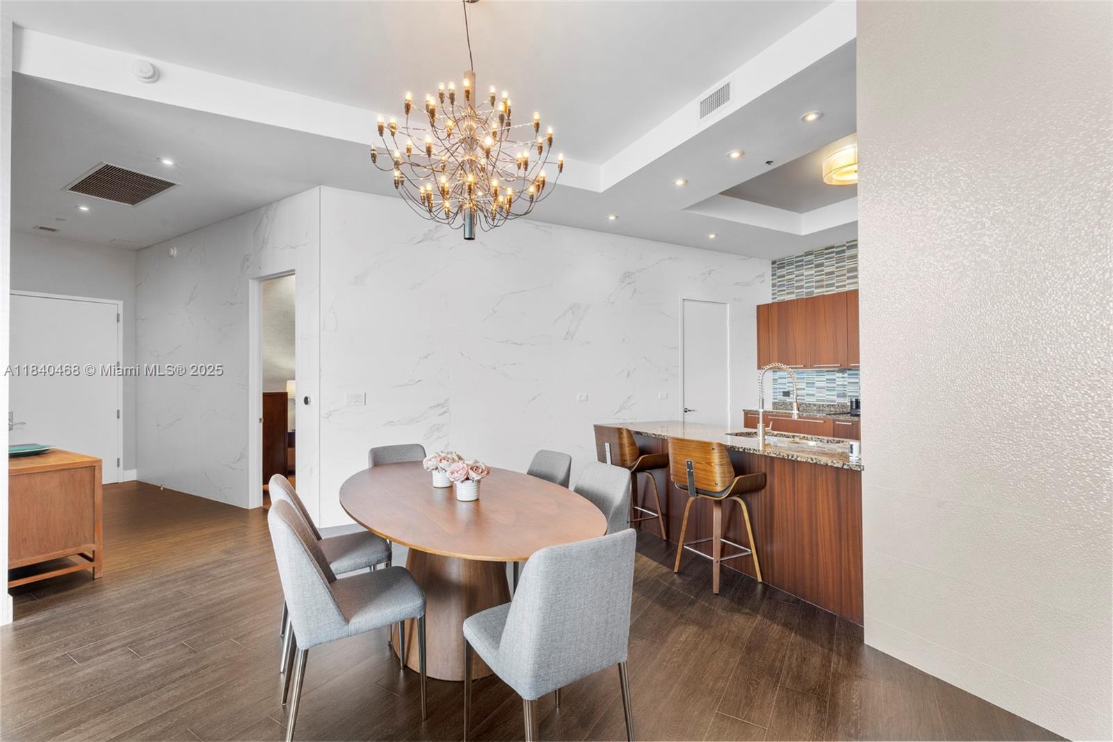 4307 3 / 3 2106 sq. ft. $ 2025-07-15 0 Photo