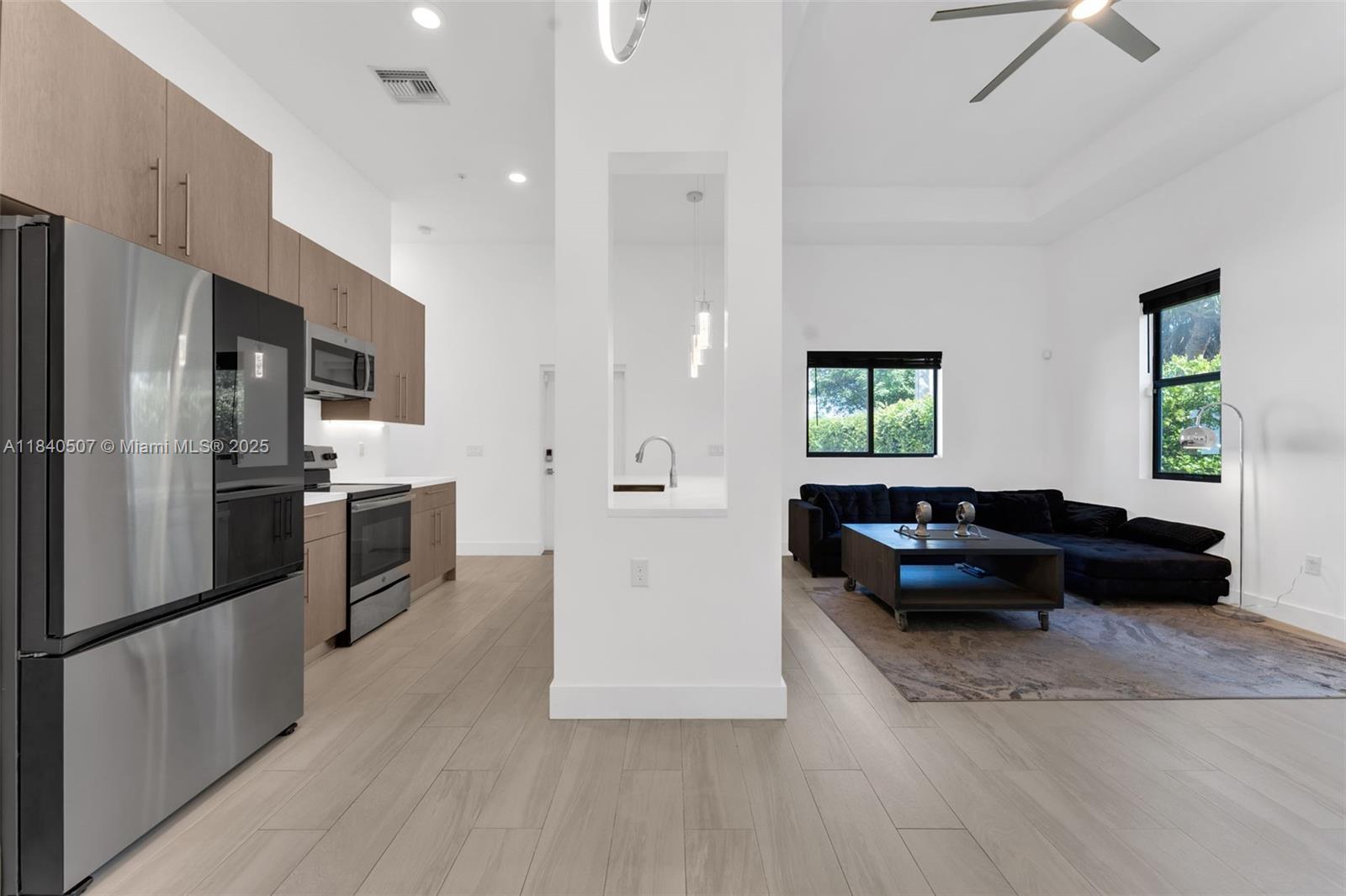 4460 3 / 3 1672 sq. ft. $ 2025-09-09 0 foto