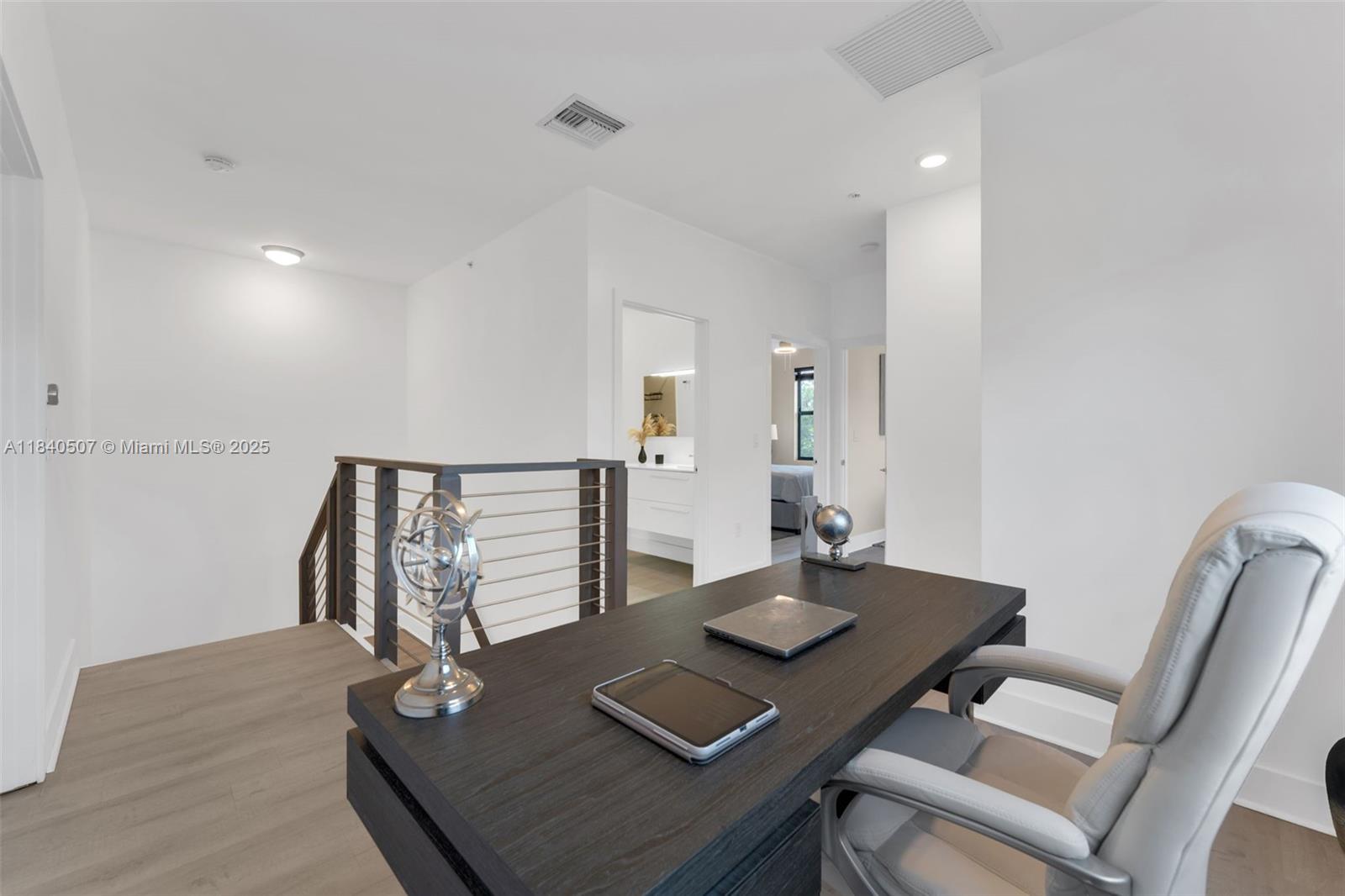 4460 3 / 3 1672 sq. ft. $ 2025-09-09 0 foto