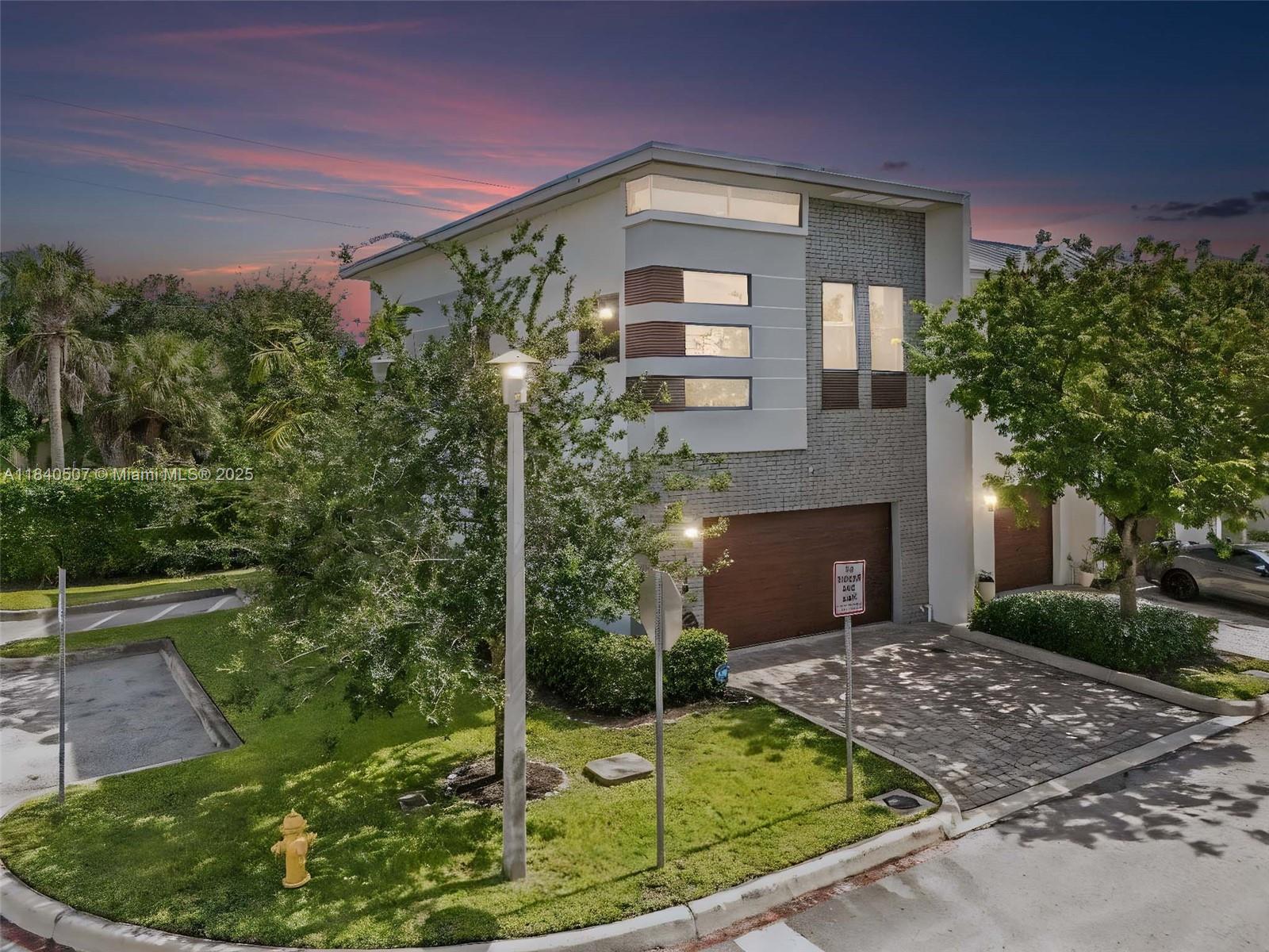 4460 3 / 3 1672 sq. ft. $ 2025-09-09 0 foto