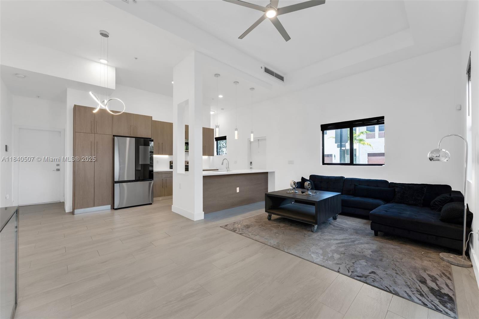 4460 3 / 3 1672 sq. ft. $ 2025-09-09 0 foto