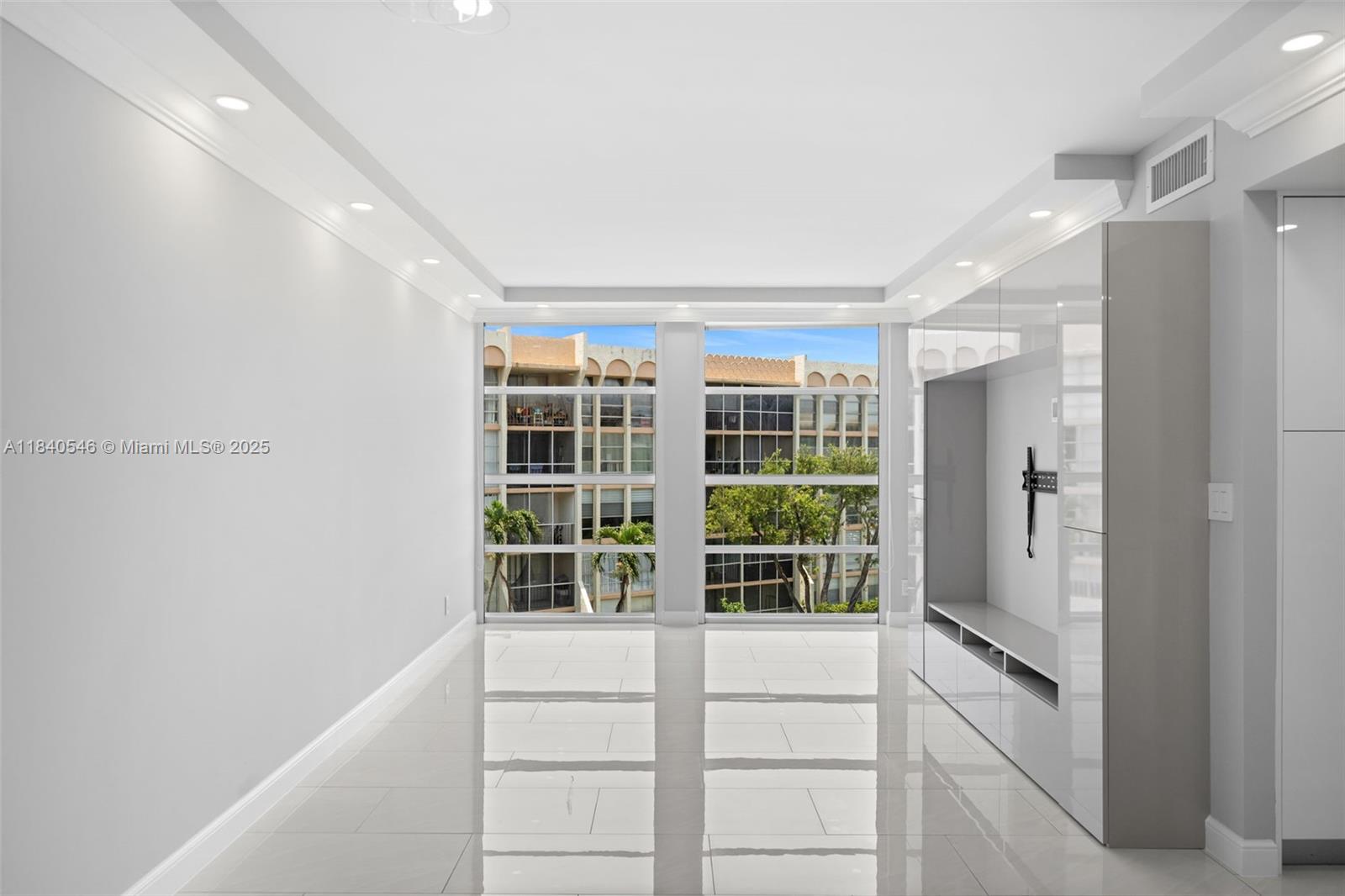 Photo of 701 Three Islands Blvd #411, Hallandale Beach, Florida, 33009 -