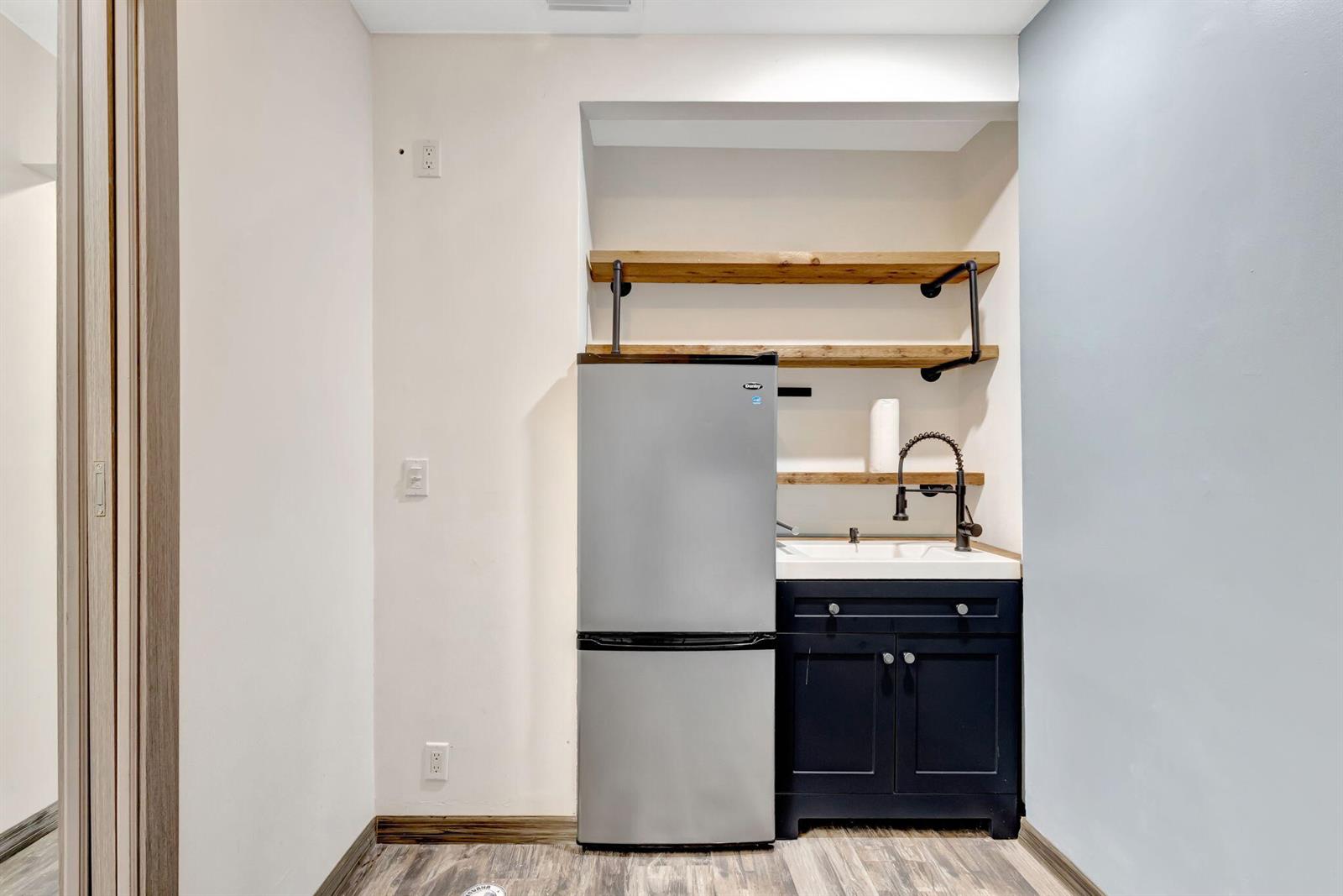 1  / 1  sq. ft. $ 2025-12-01 0 Photo