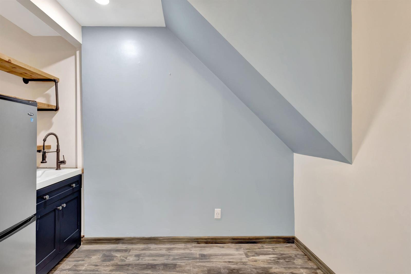 1  / 1  sq. ft. $ 2025-12-01 0 Photo