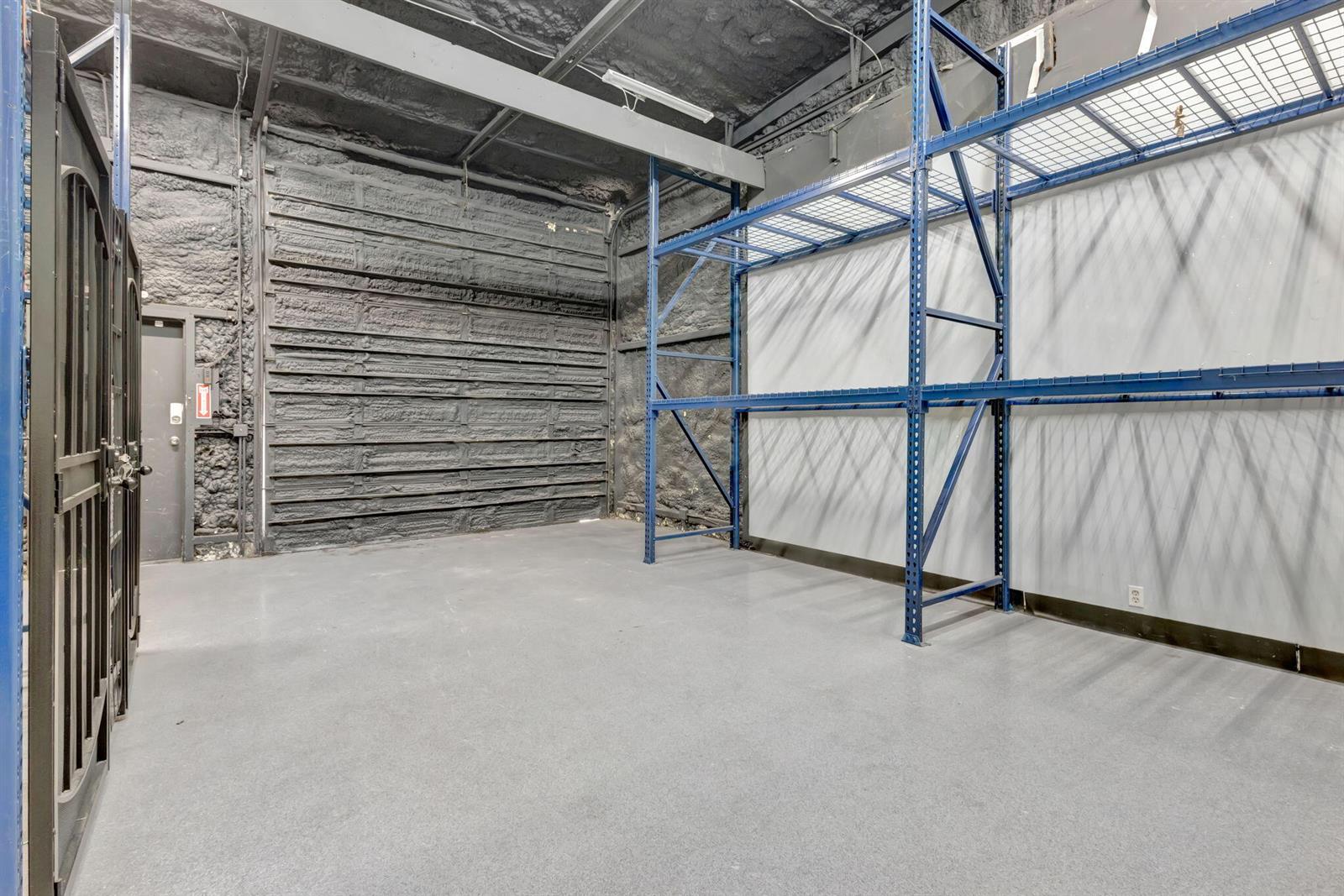 1  / 1  sq. ft. $ 2025-12-01 0 Photo