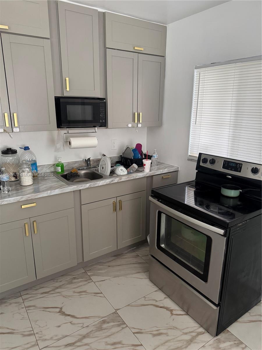 See details / sq. ft. $ 2025-07-15 0 Photo