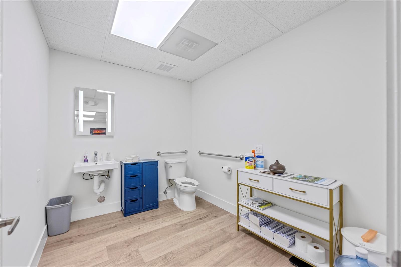 See details 205 / 0 sq. ft. $ 2025-10-24 0 Photo