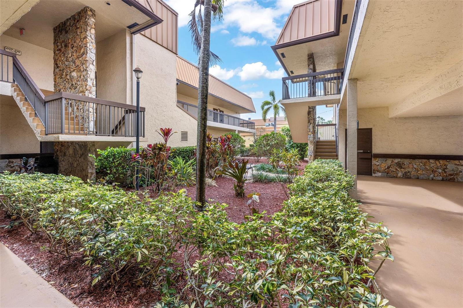 See details 205 / 0 sq. ft. $ 2025-10-24 0 Photo
