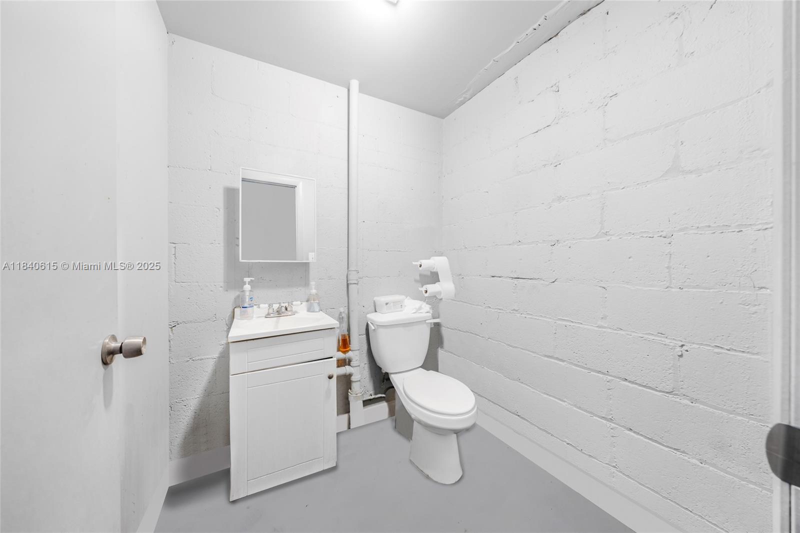   /   кв.футов $ 2025-07-15 0 Фото