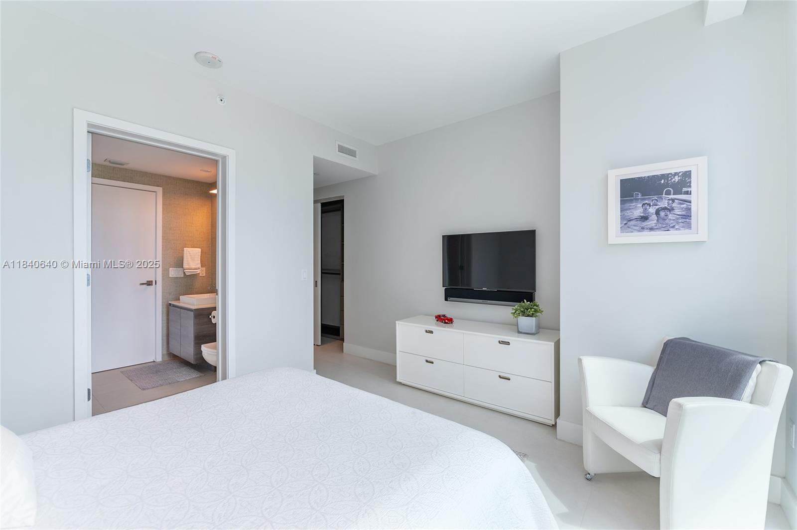 Photo of 1080 Brickell Ave  #2000, Miami, Florida, 33131 - 