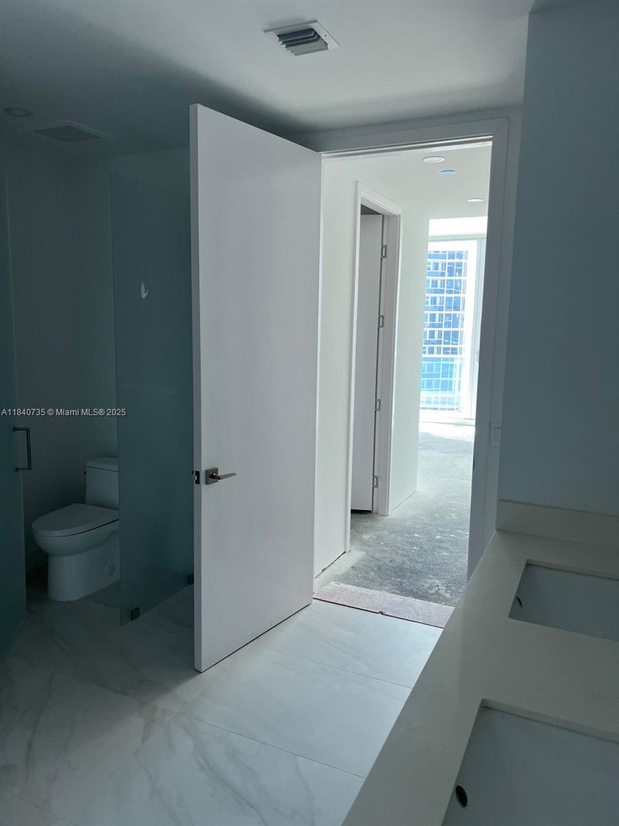Ver detalles 1004 2 / 3 1382 sq. ft. $ 2025-07-15 0 foto