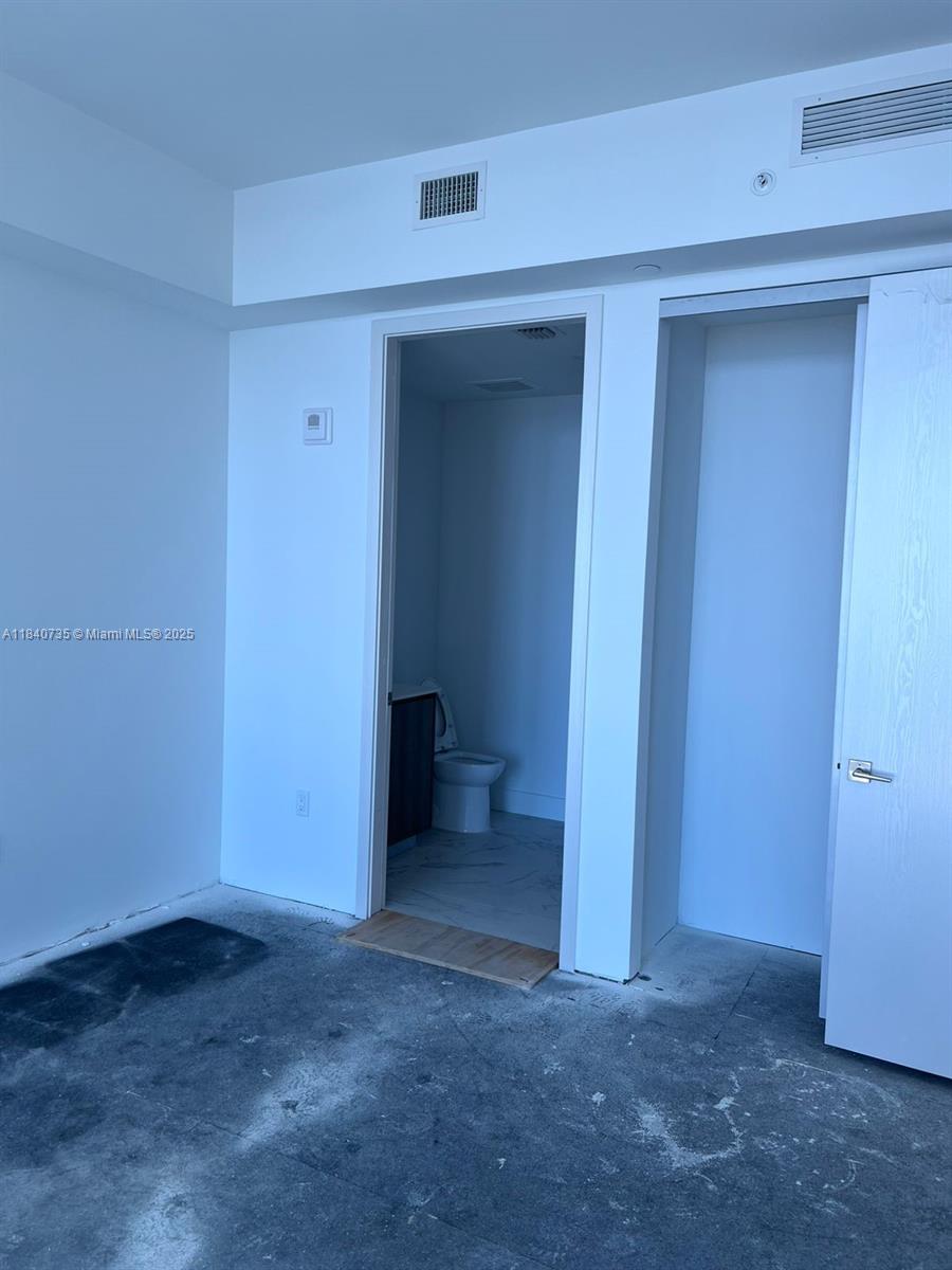 Ver detalles 1004 2 / 3 1382 sq. ft. $ 2025-07-15 0 foto