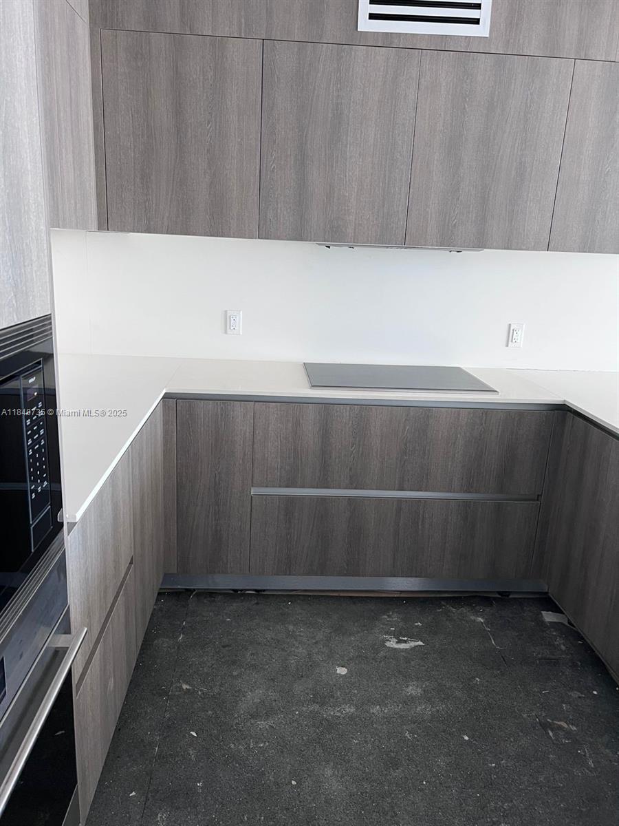 Ver detalles 1004 2 / 3 1382 sq. ft. $ 2025-07-15 0 foto