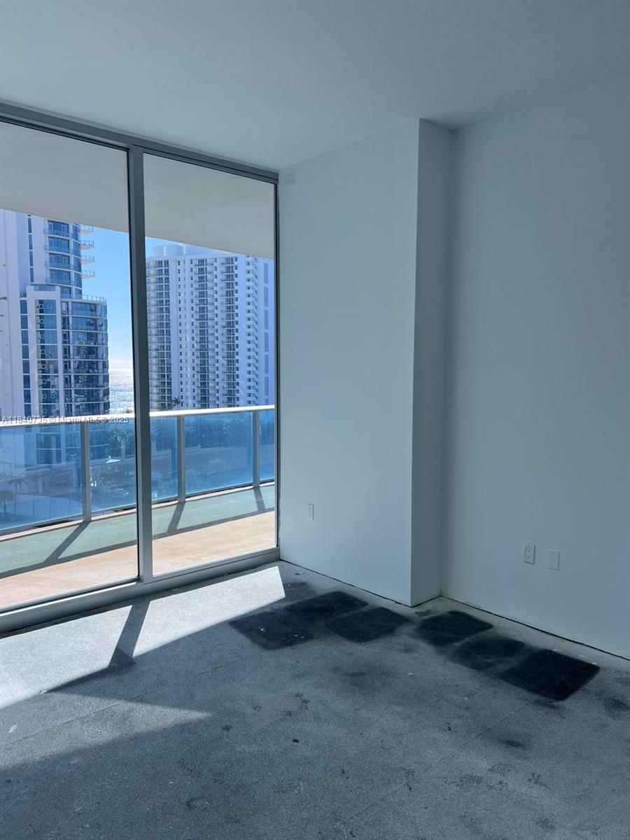 Ver detalles 1004 2 / 3 1382 sq. ft. $ 2025-07-15 0 foto