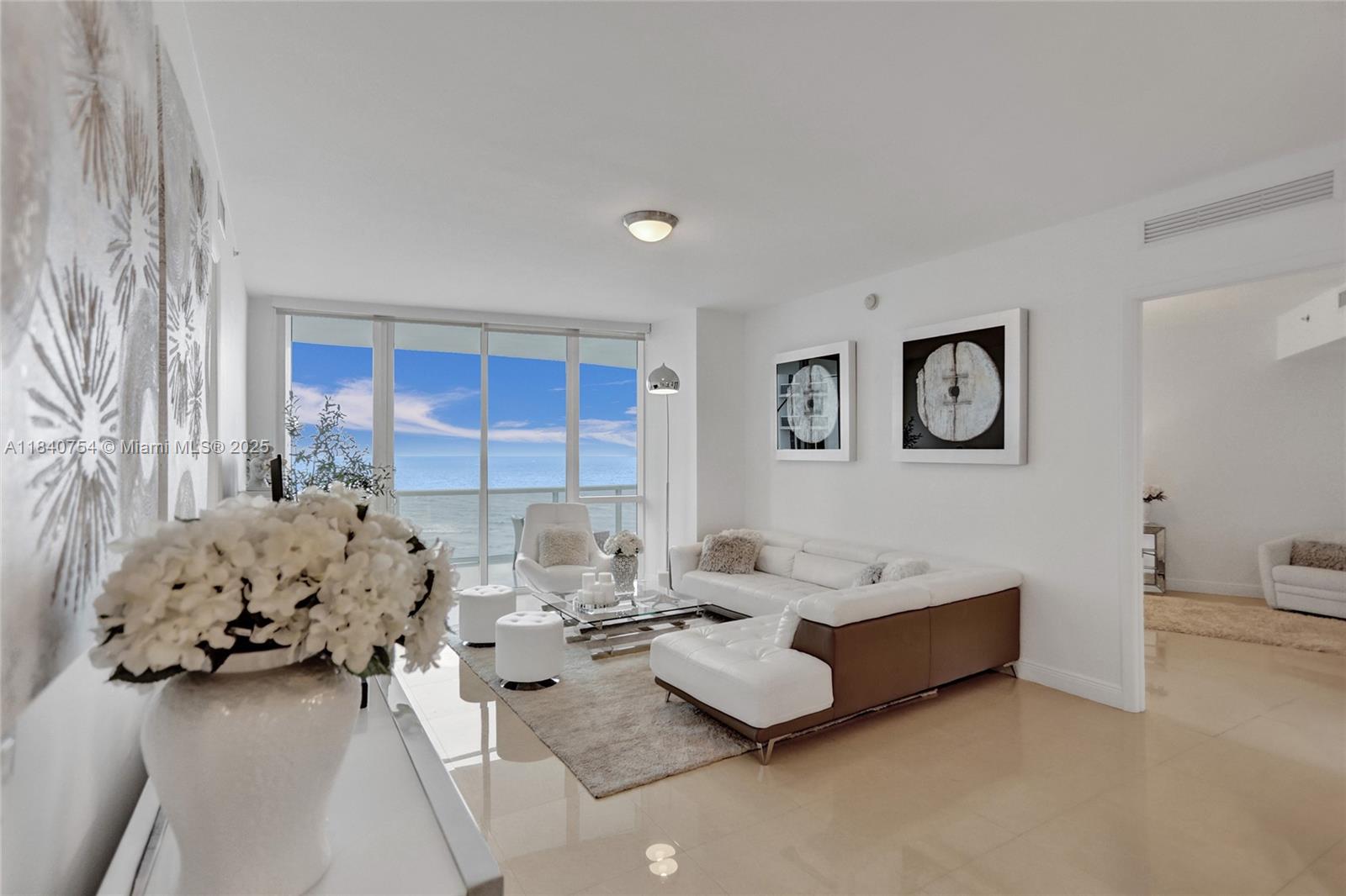 See details 603 2 / 3 1962 sq. ft. $ 2025-07-15 0 Photo