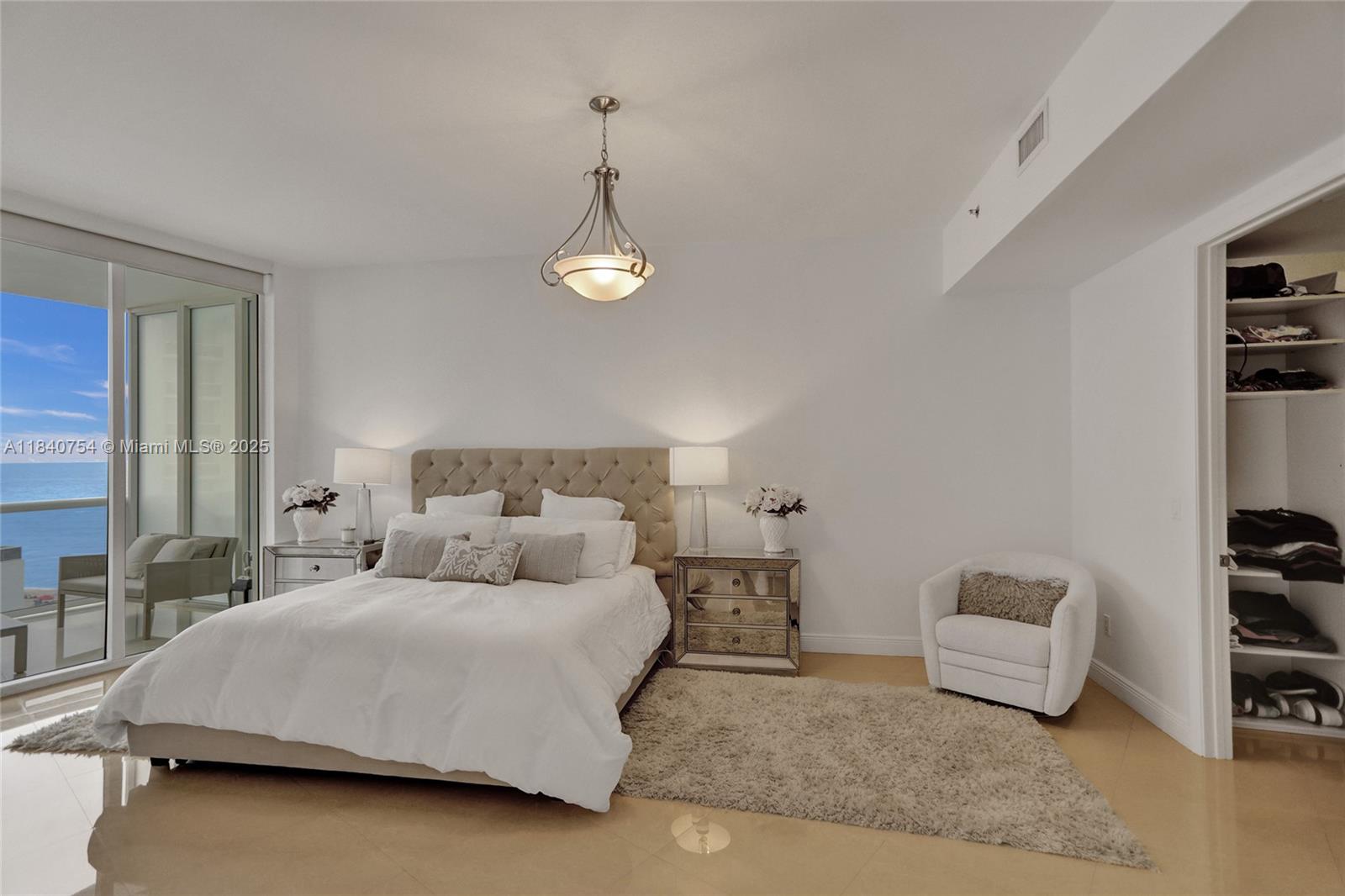 See details 603 2 / 3 1962 sq. ft. $ 2025-07-15 0 Photo