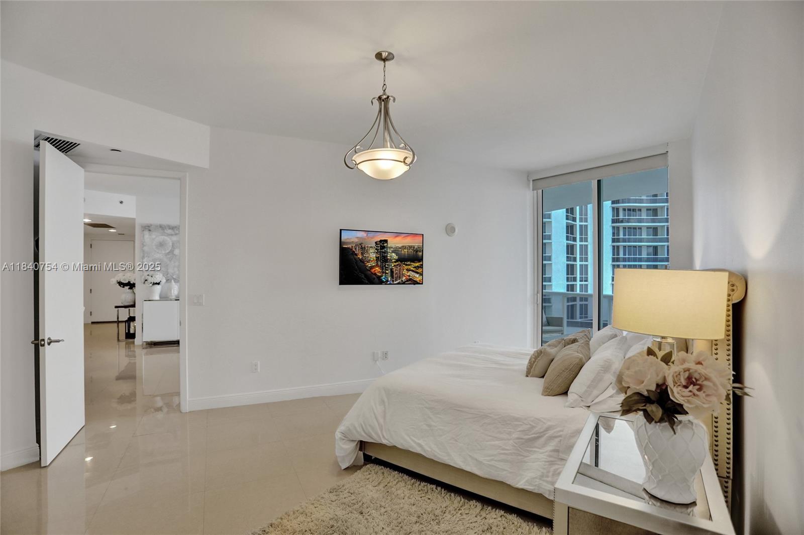 See details 603 2 / 3 1962 sq. ft. $ 2025-07-15 0 Photo