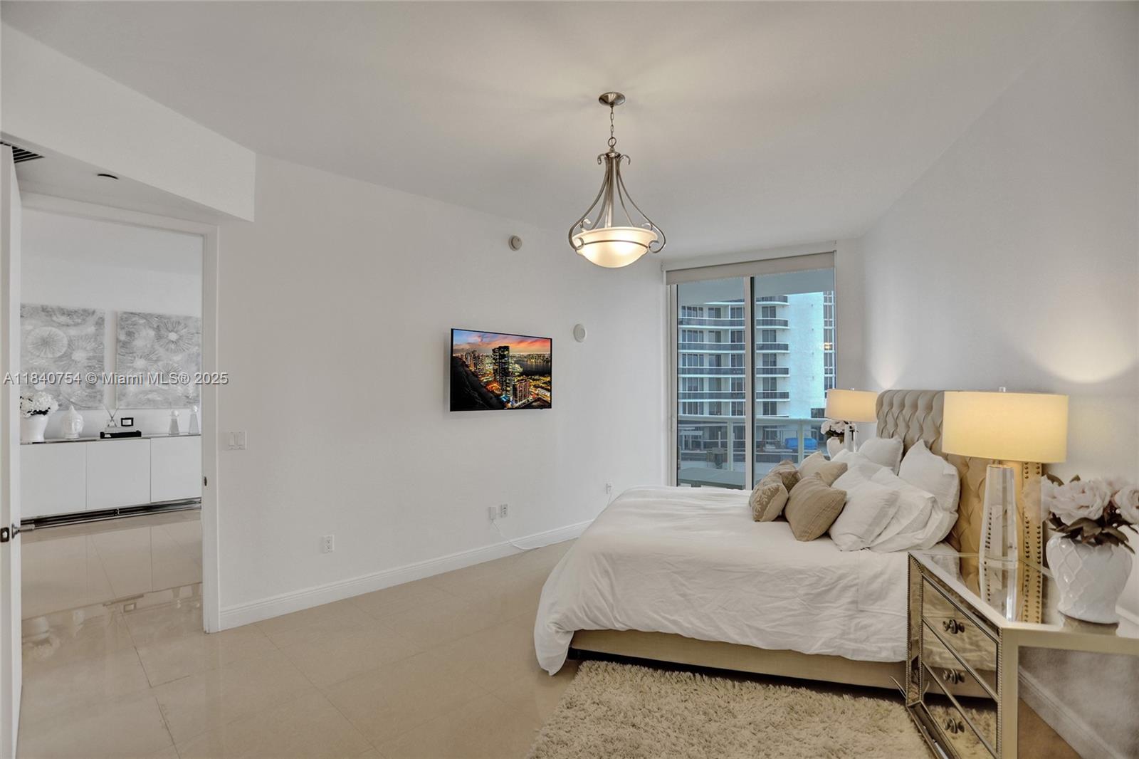 See details 603 2 / 3 1962 sq. ft. $ 2025-07-15 0 Photo