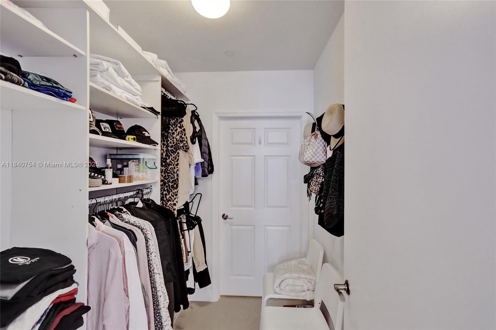 See details 603 2 / 3 1962 sq. ft. $ 2025-07-15 0 Photo