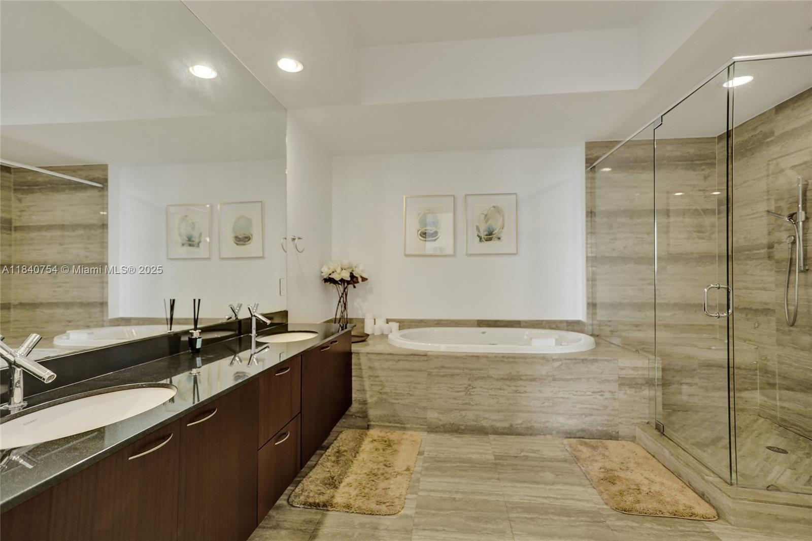 See details 603 2 / 3 1962 sq. ft. $ 2025-07-15 0 Photo