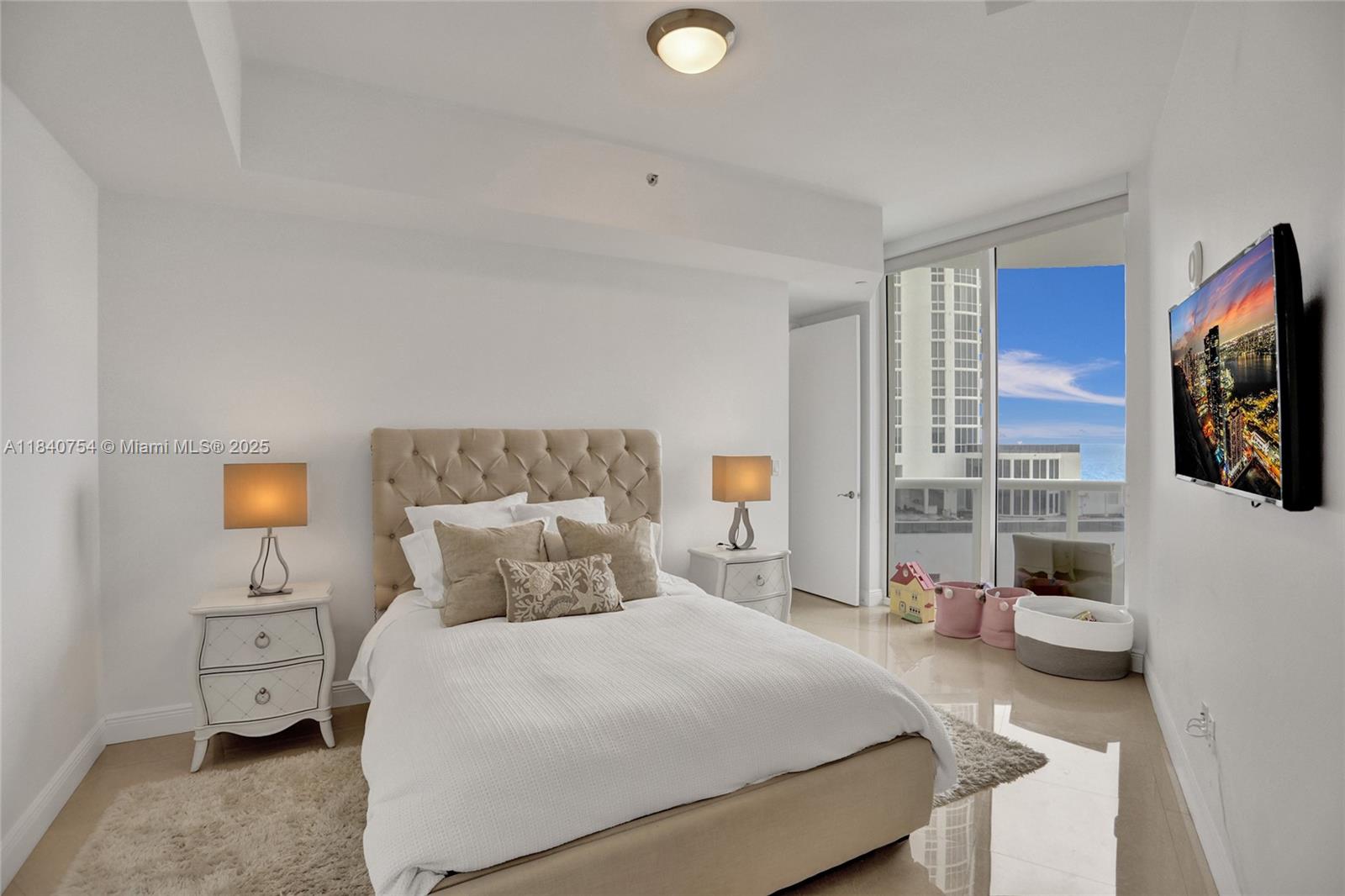 See details 603 2 / 3 1962 sq. ft. $ 2025-07-15 0 Photo