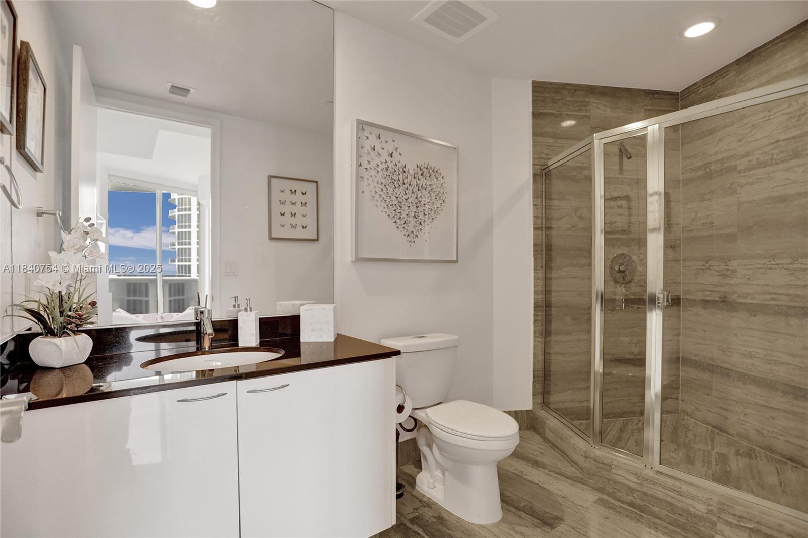 See details 603 2 / 3 1962 sq. ft. $ 2025-07-15 0 Photo