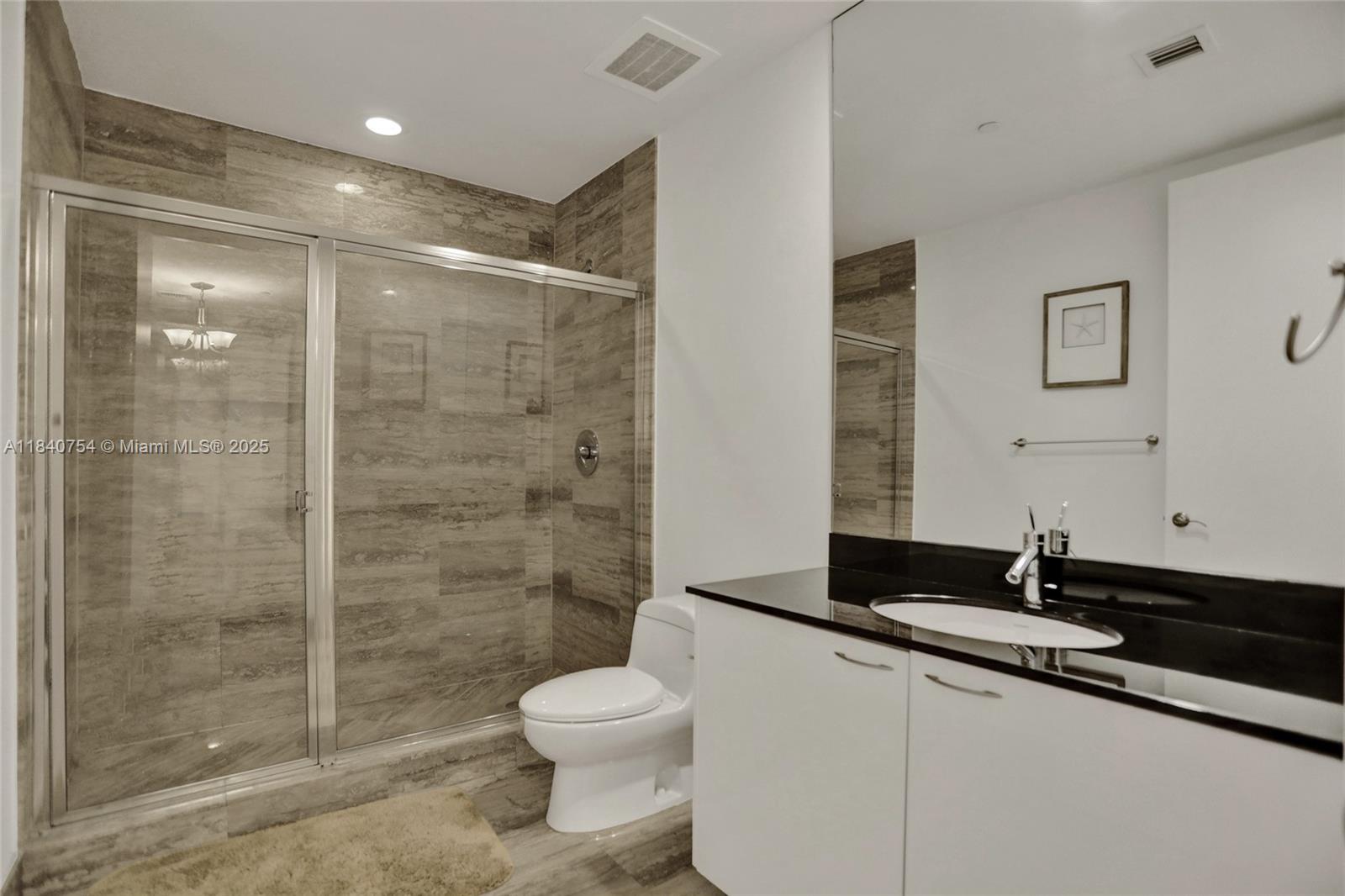 See details 603 2 / 3 1962 sq. ft. $ 2025-07-15 0 Photo