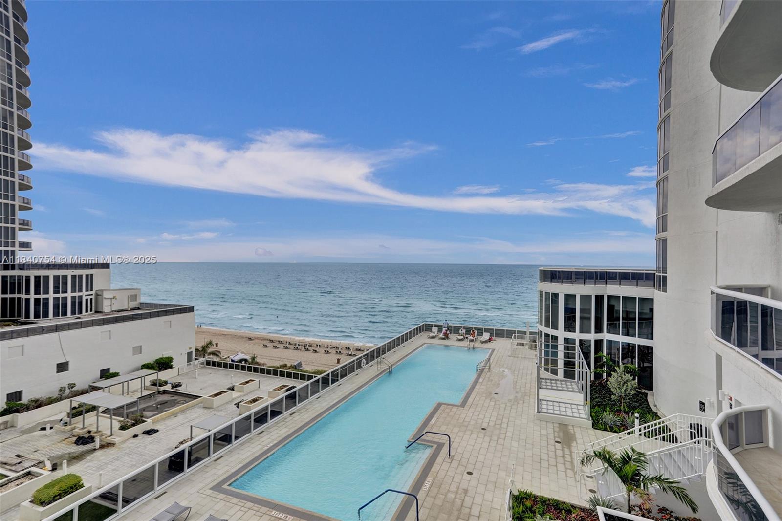 See details 603 2 / 3 1962 sq. ft. $ 2025-07-15 0 Photo