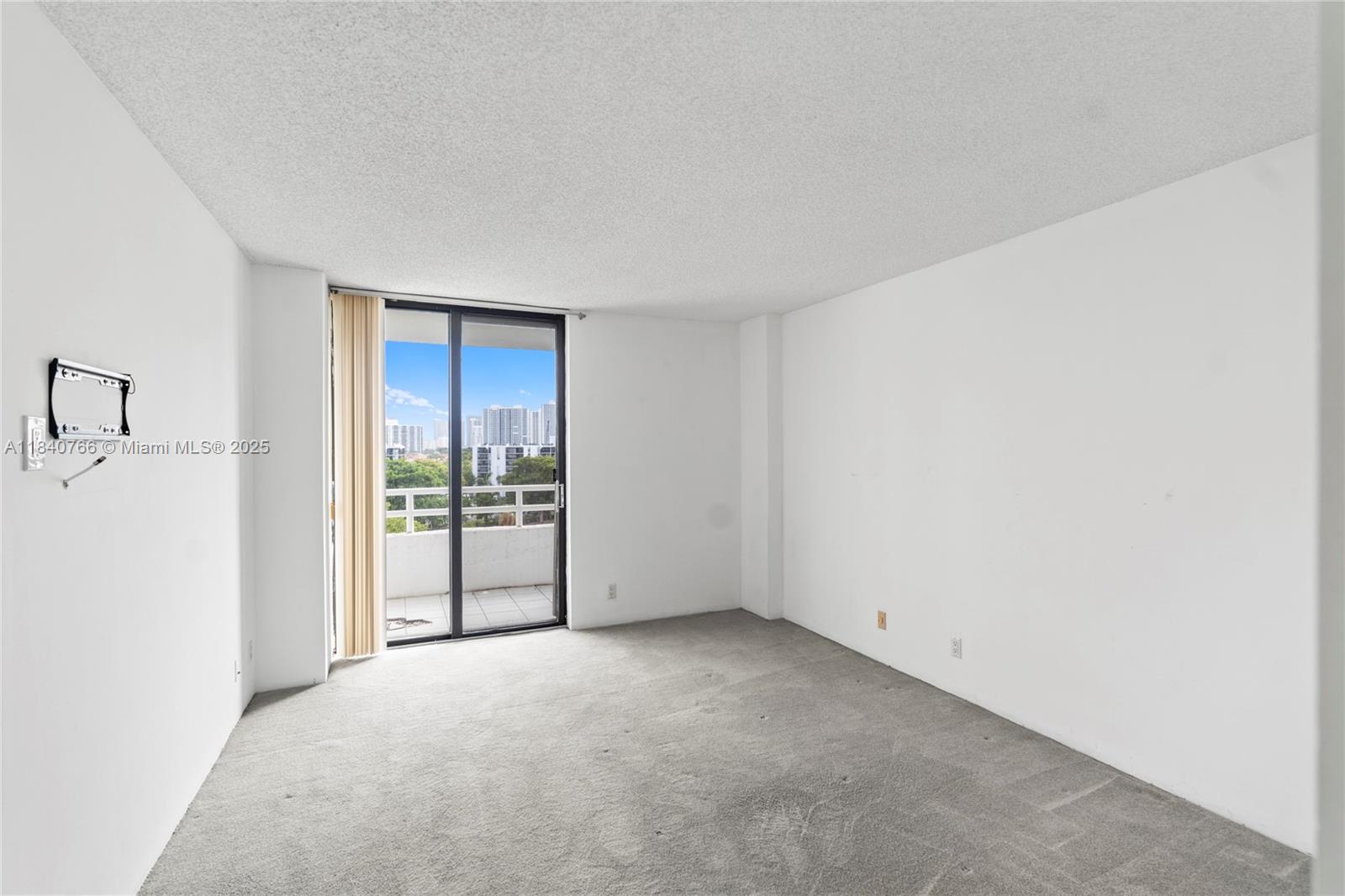 Photo of 20225 34th Ct  #819, Aventura, Florida, 33180 - 