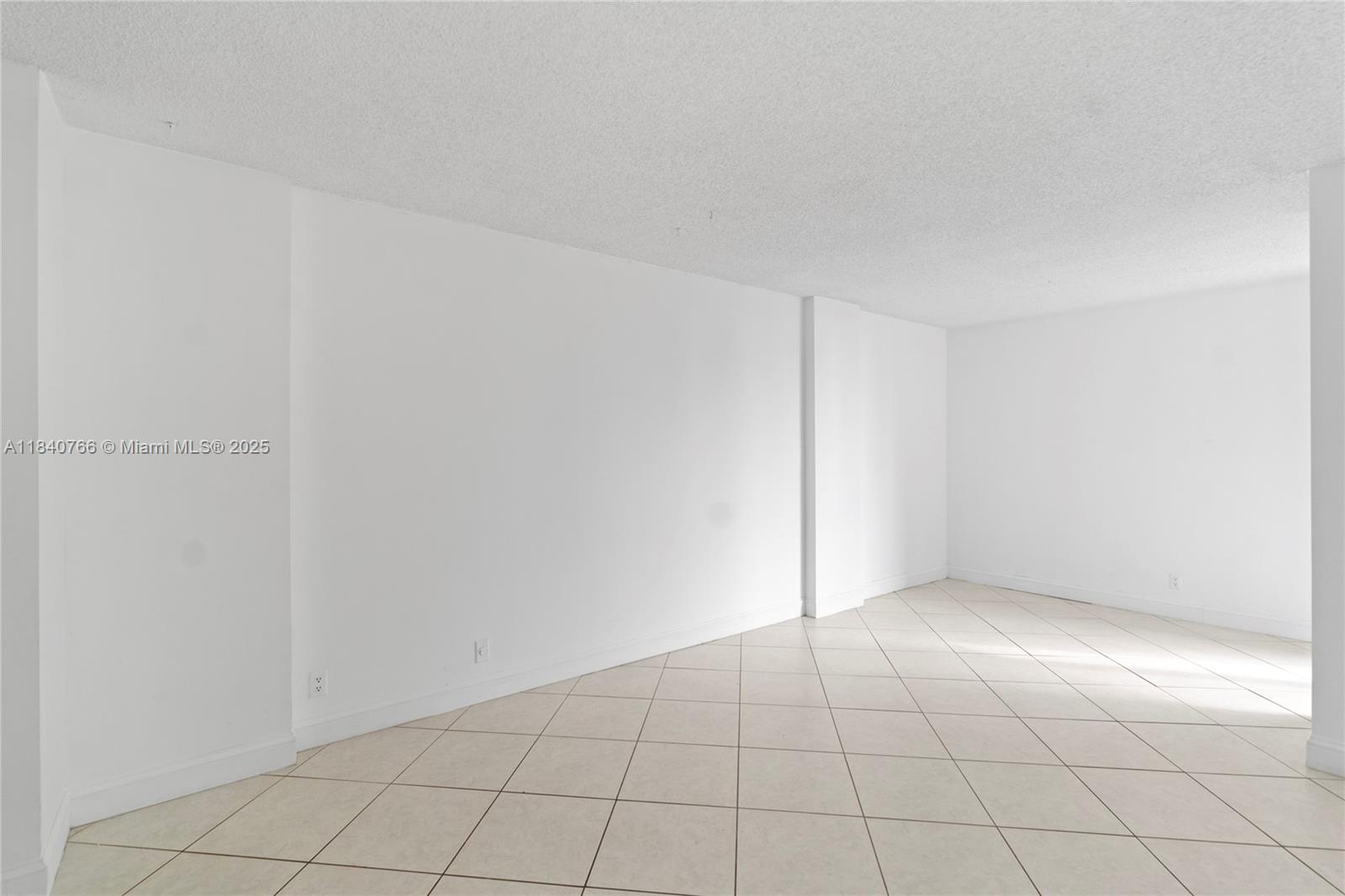 Photo of 20225 34th Ct  #819, Aventura, Florida, 33180 - 